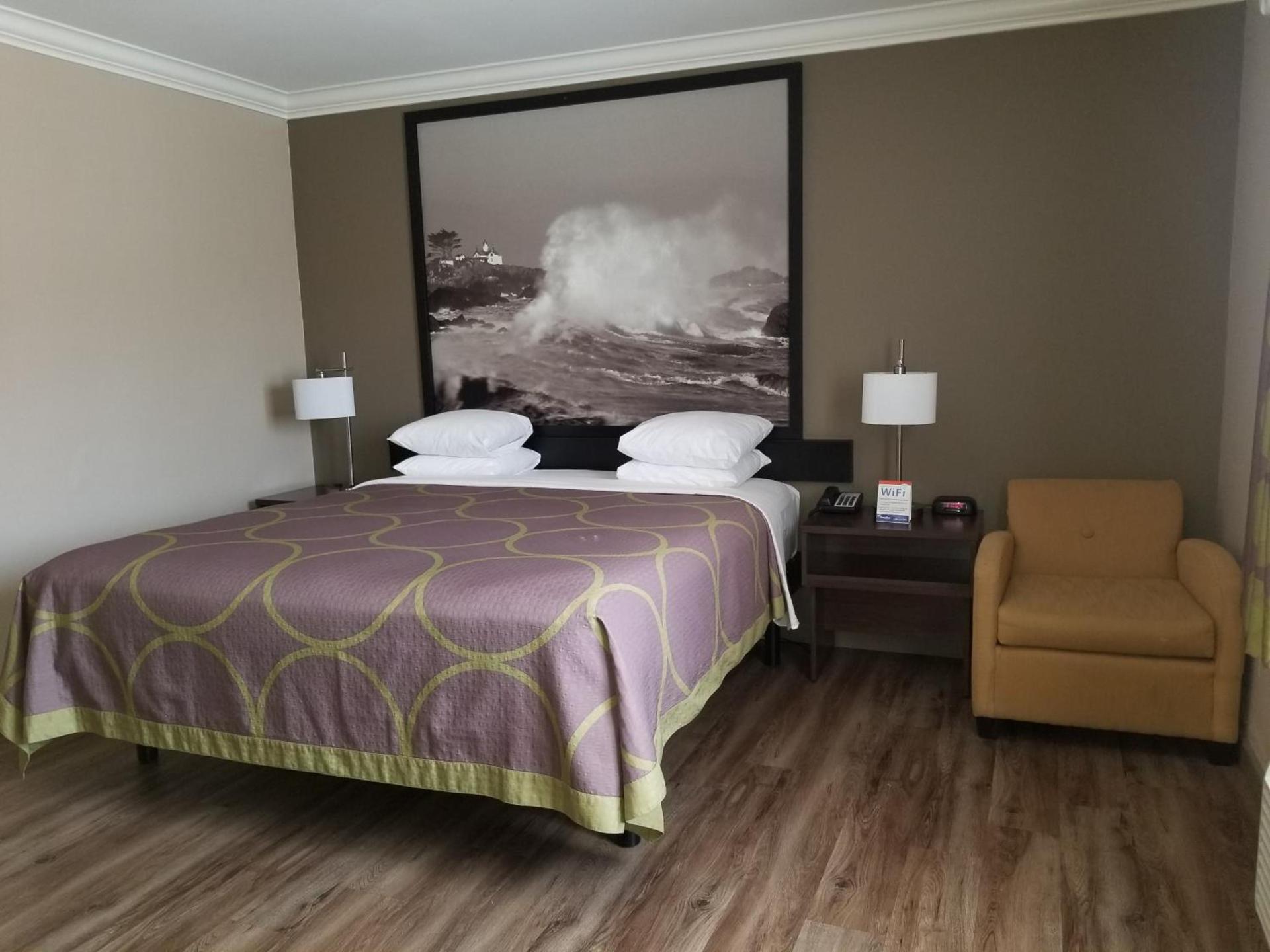 Super 8 by Wyndham Los Angeles-Culver City Area photo 7
