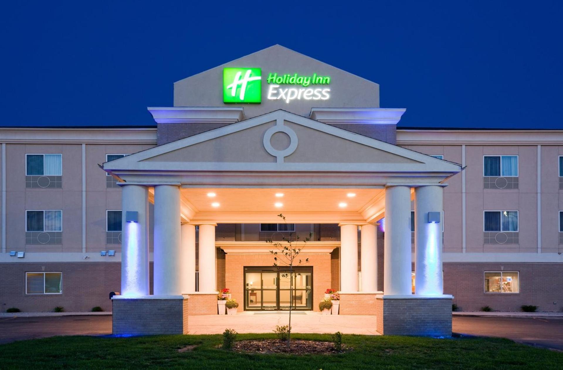 Holiday Inn Express Devils Lake by IHG photo 37