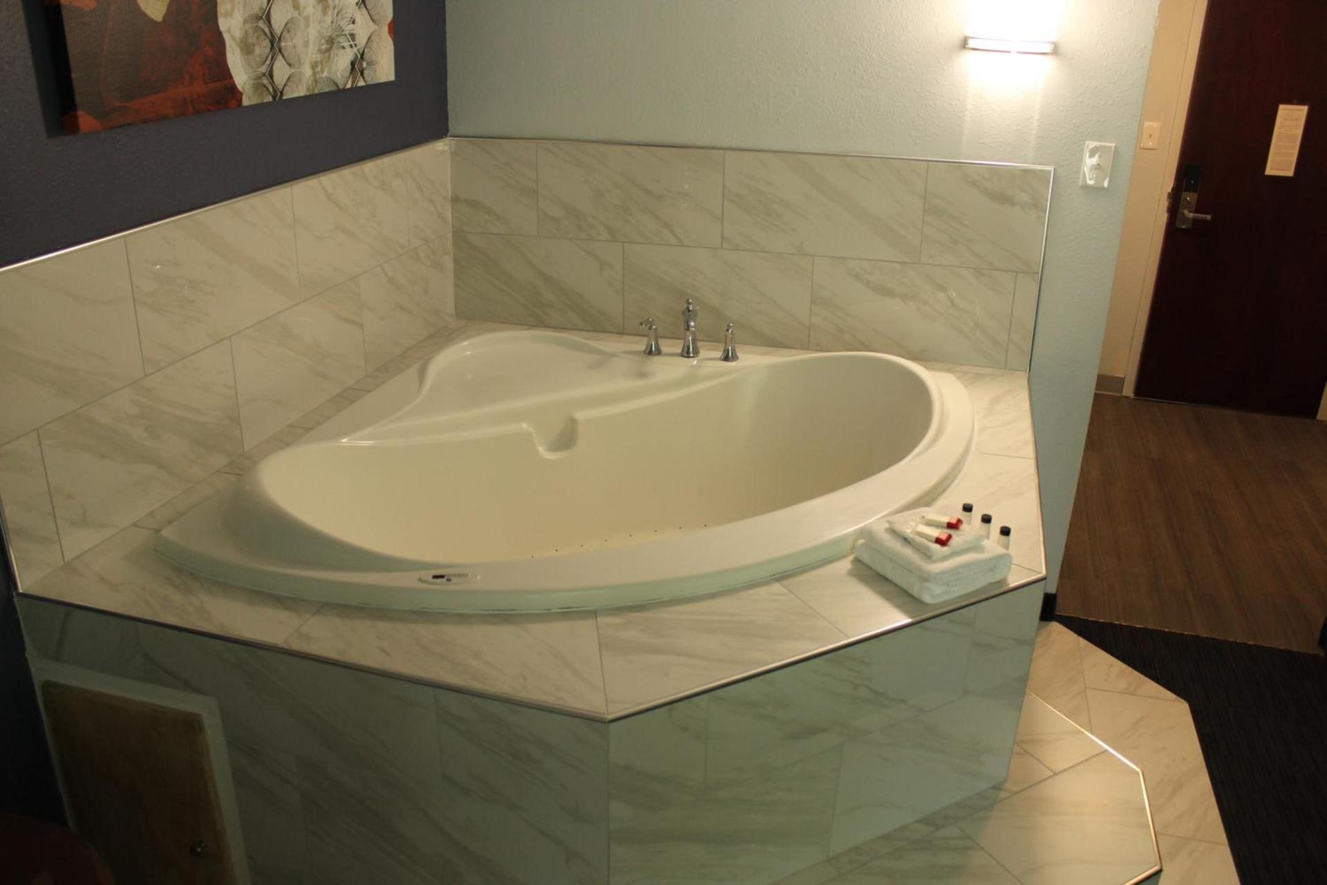 Travelodge by Wyndham Water's Edge Hotel - Racine photo 20