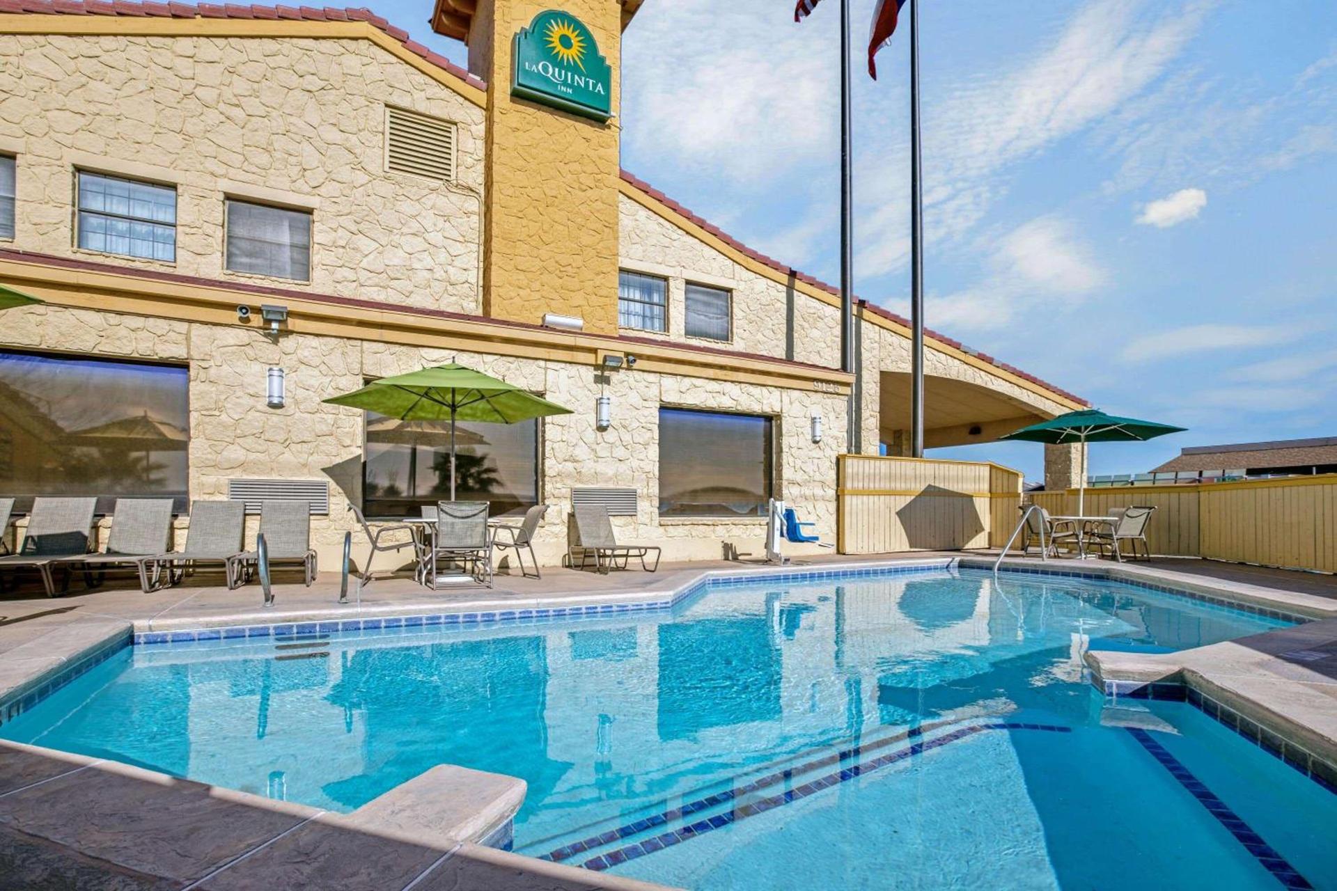 La Quinta Inn by Wyndham El Paso Cielo Vista photo 8