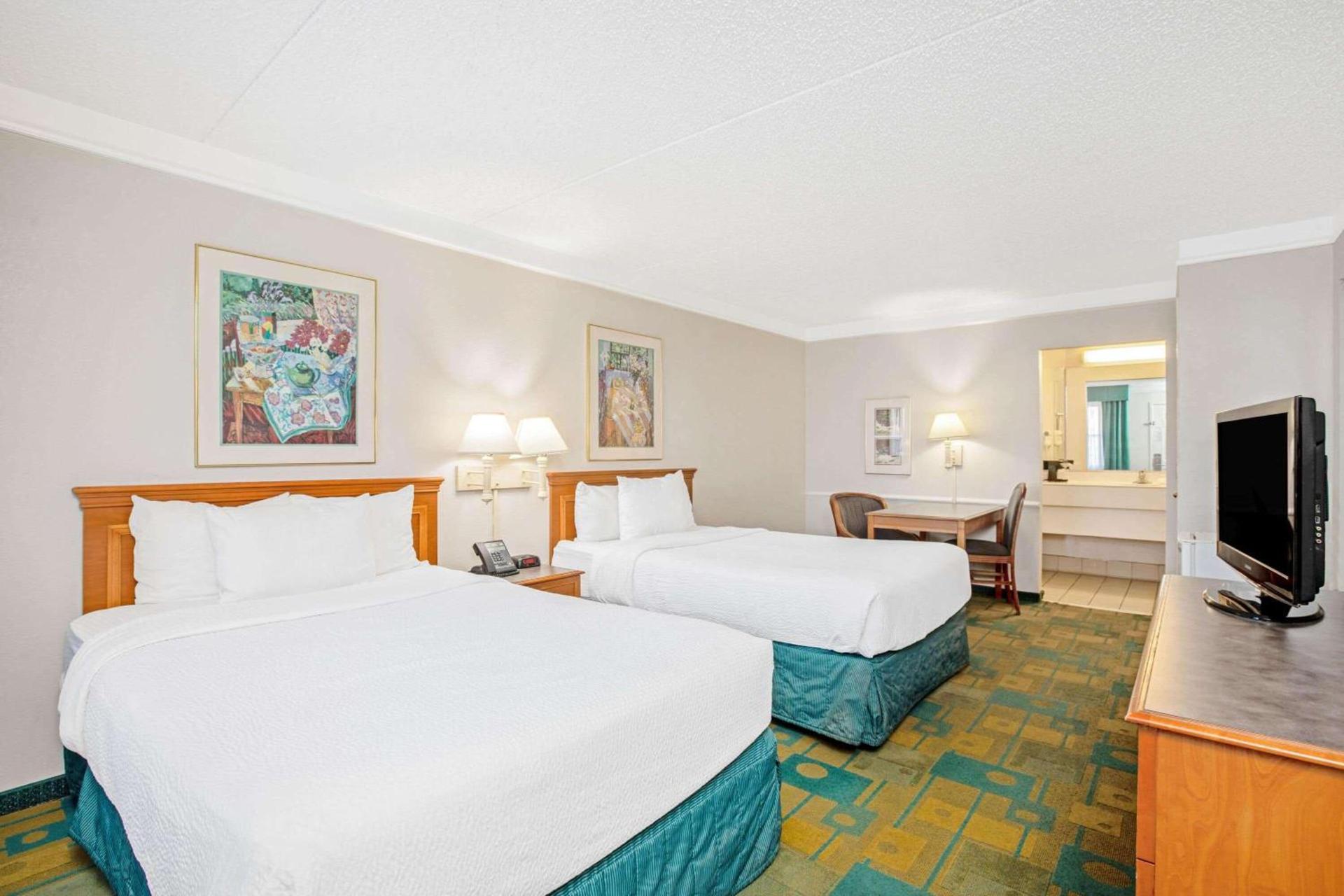 La Quinta Inn by Wyndham El Paso Cielo Vista photo 14