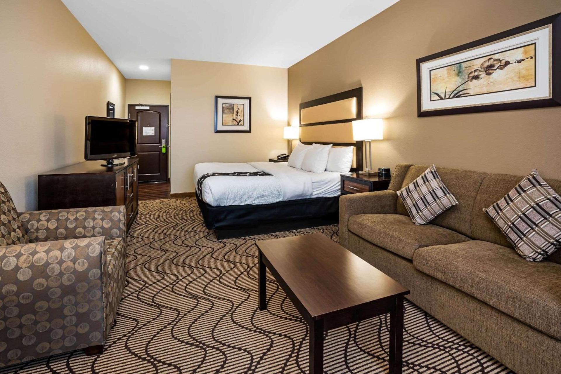 La Quinta by Wyndham Auburn photo 32