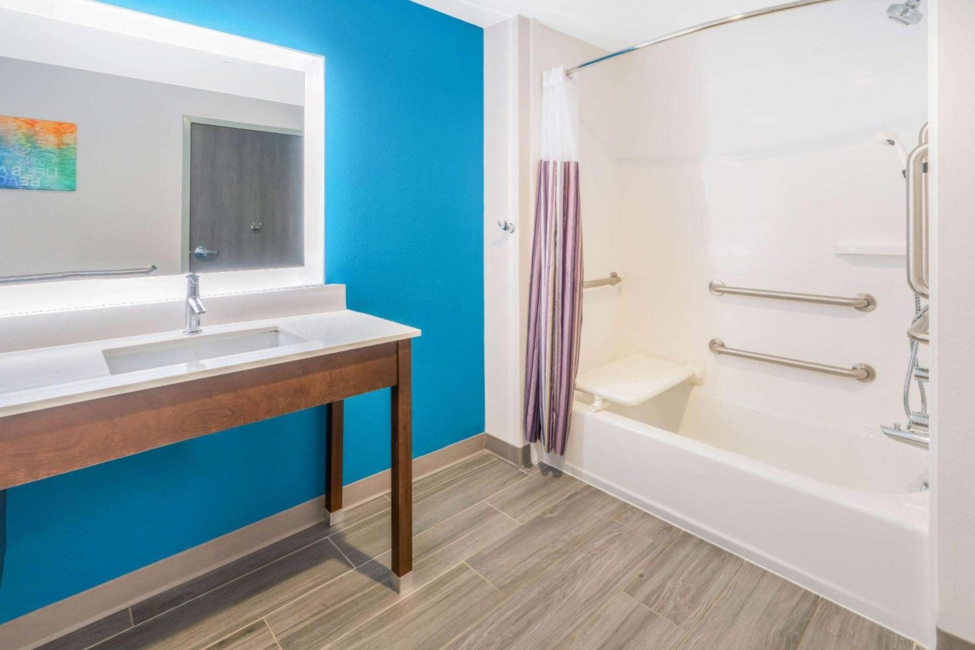 La Quinta by Wyndham Oklahoma City Airport photo 26