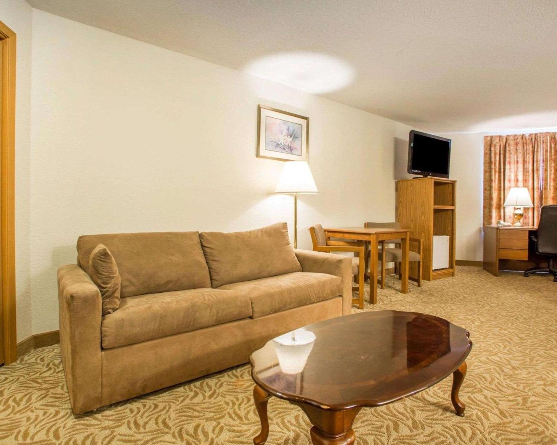 Ramada by Wyndham Stevens Point photo 14