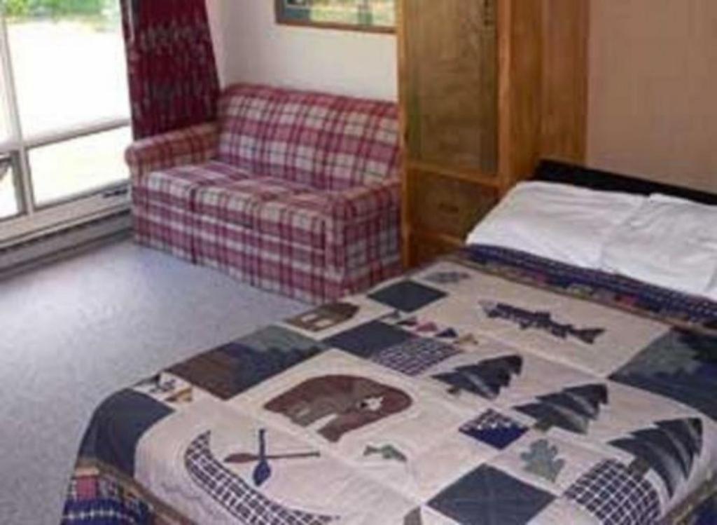 Evergreen Valley Inn photo 3