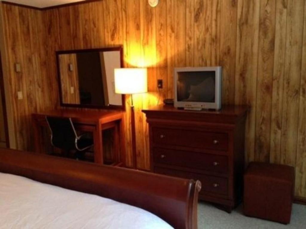 Evergreen Valley Inn photo 9