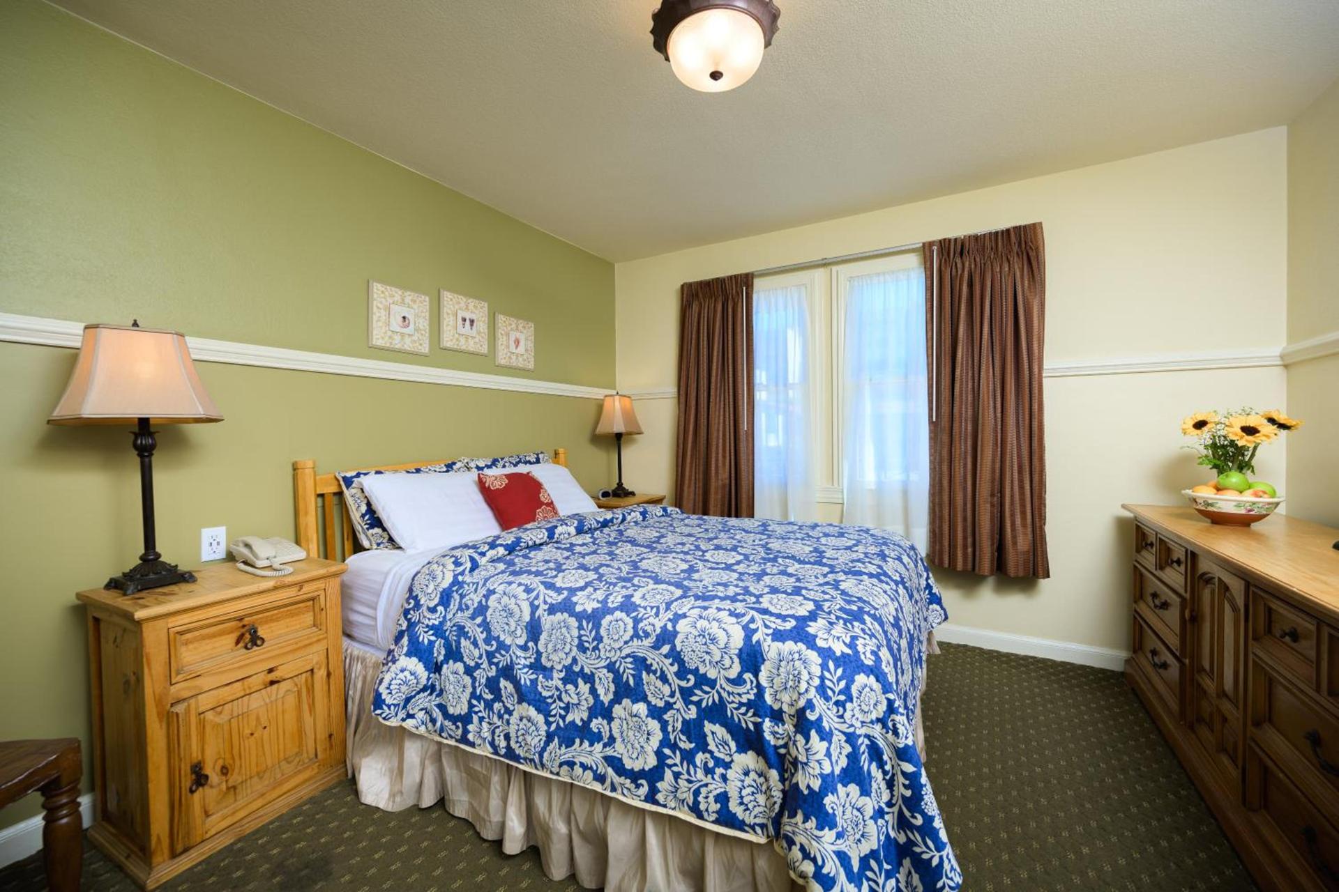 Marina Motel photo 54