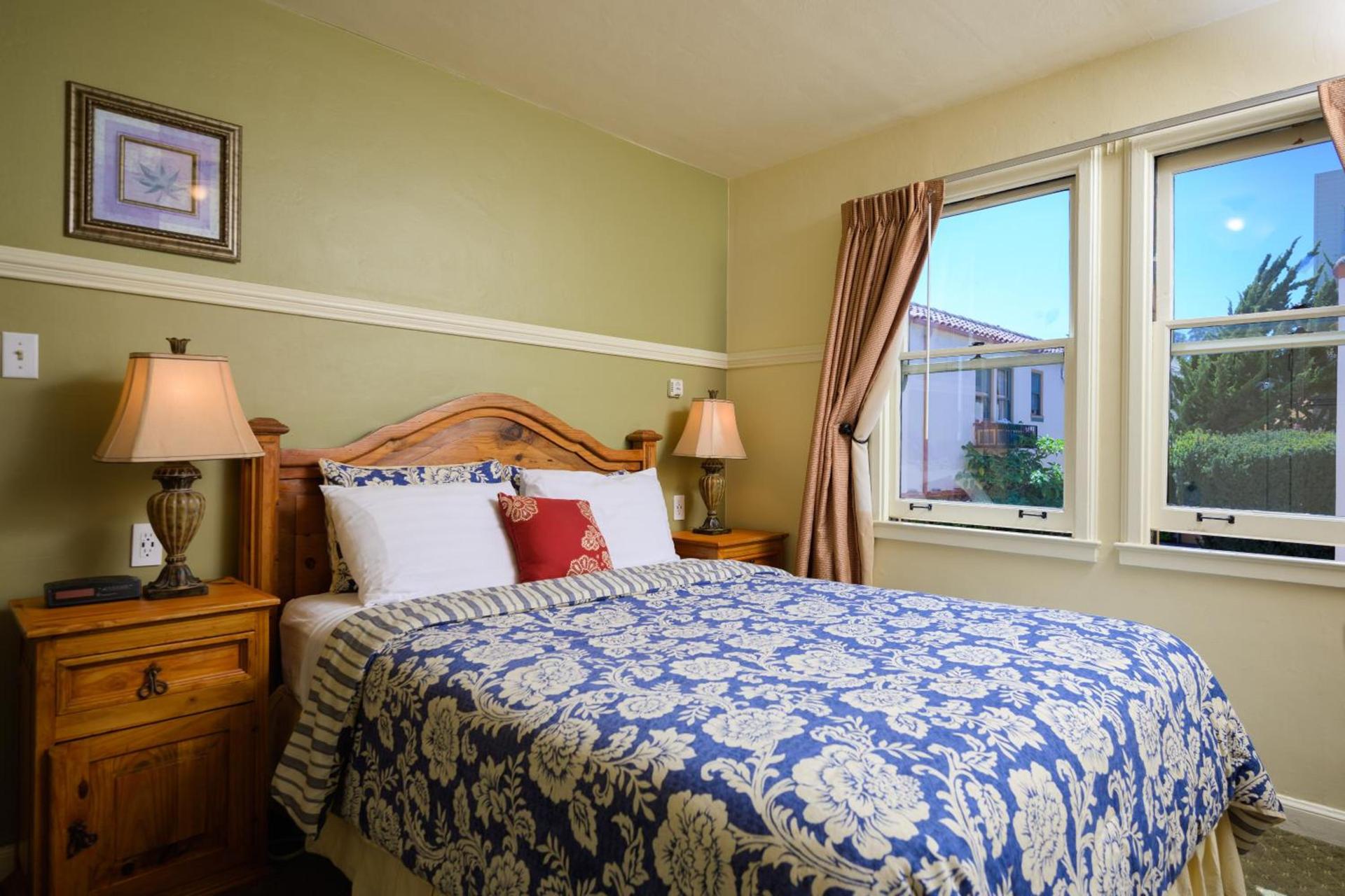 Marina Motel photo 46