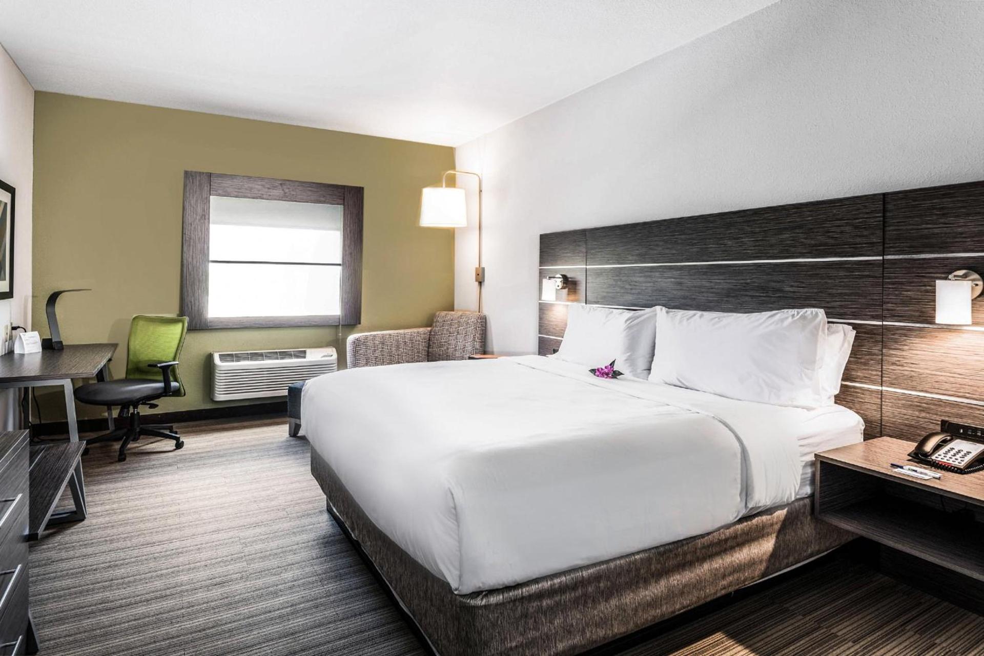 Holiday Inn Express & Suites Boynton Beach by IHG photo 26