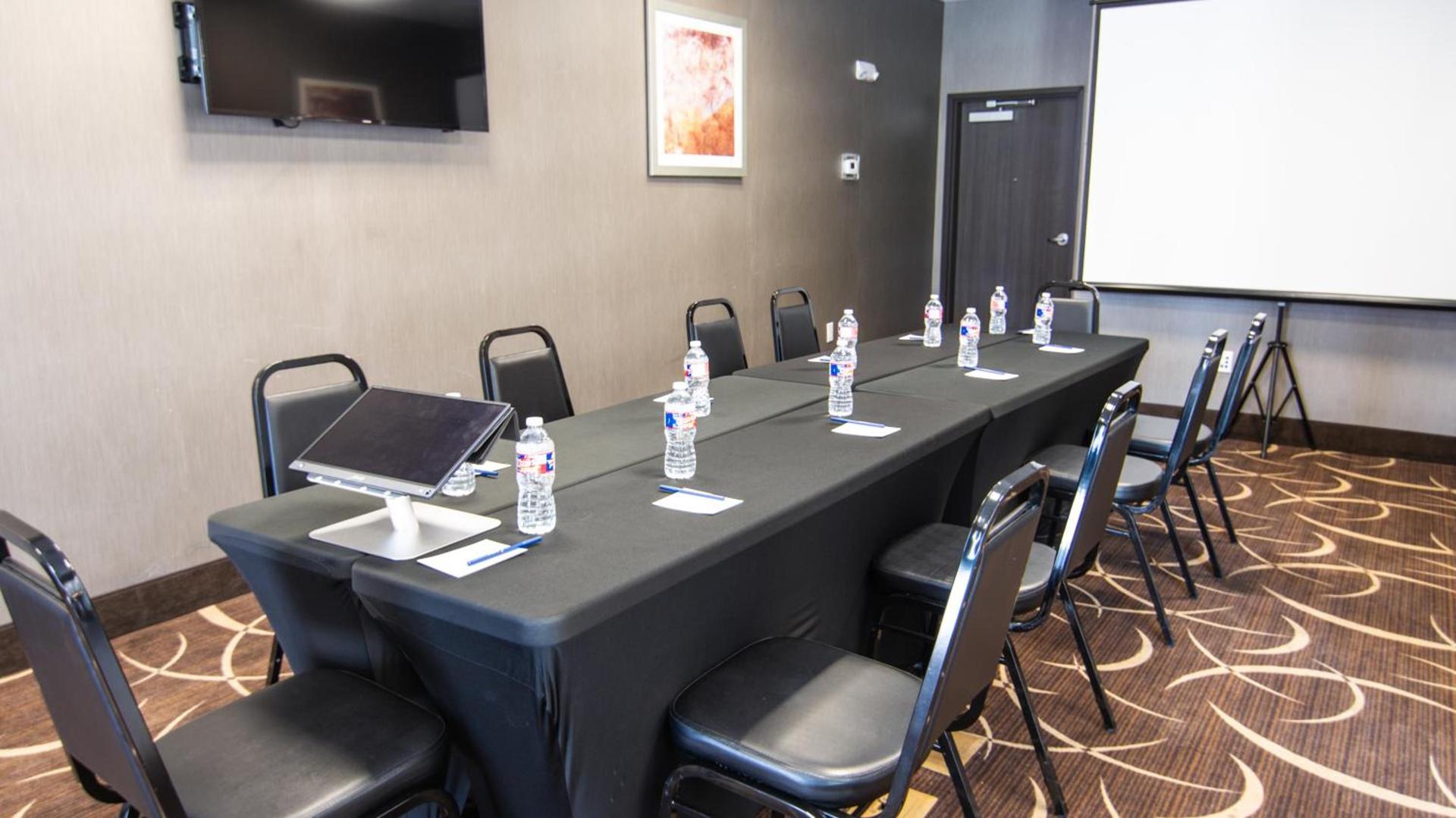 Comfort Suites Near Sam Houston Race Park photo 22