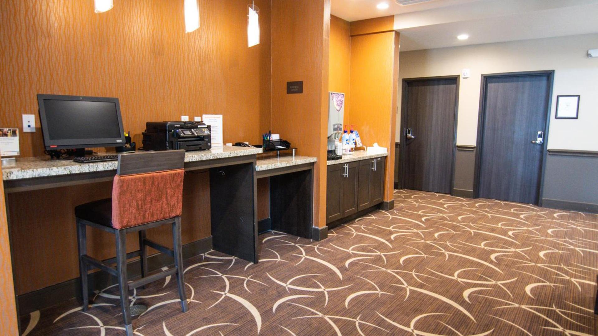 Comfort Suites Near Sam Houston Race Park photo 19