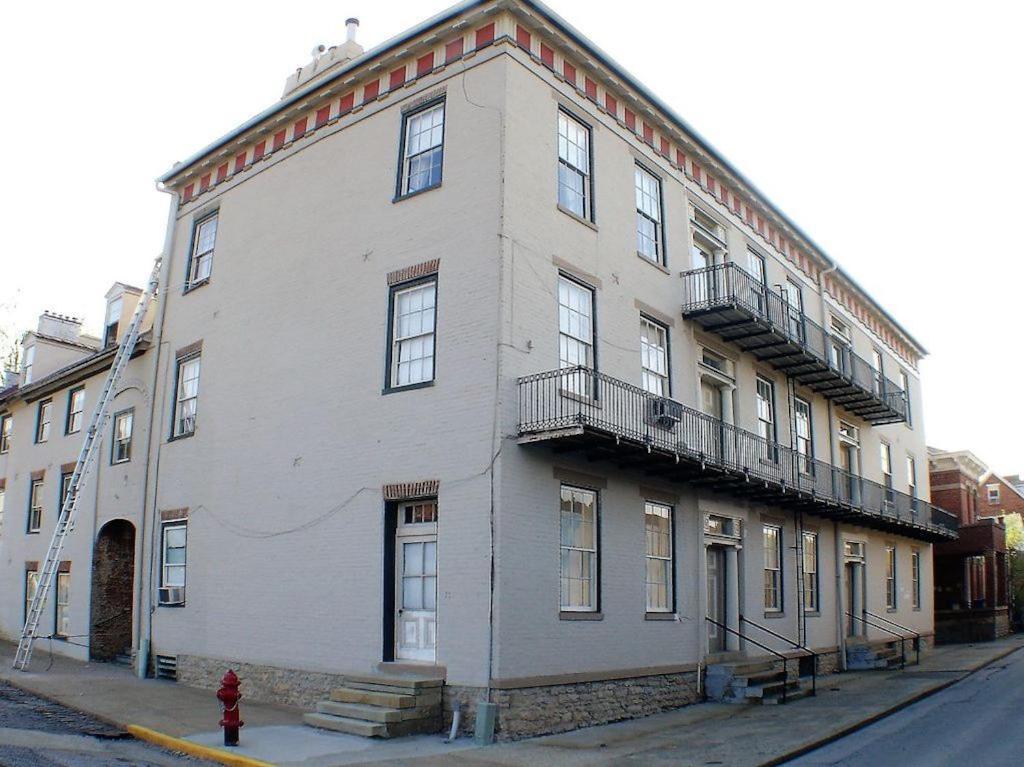 Lee House Inn photo 54