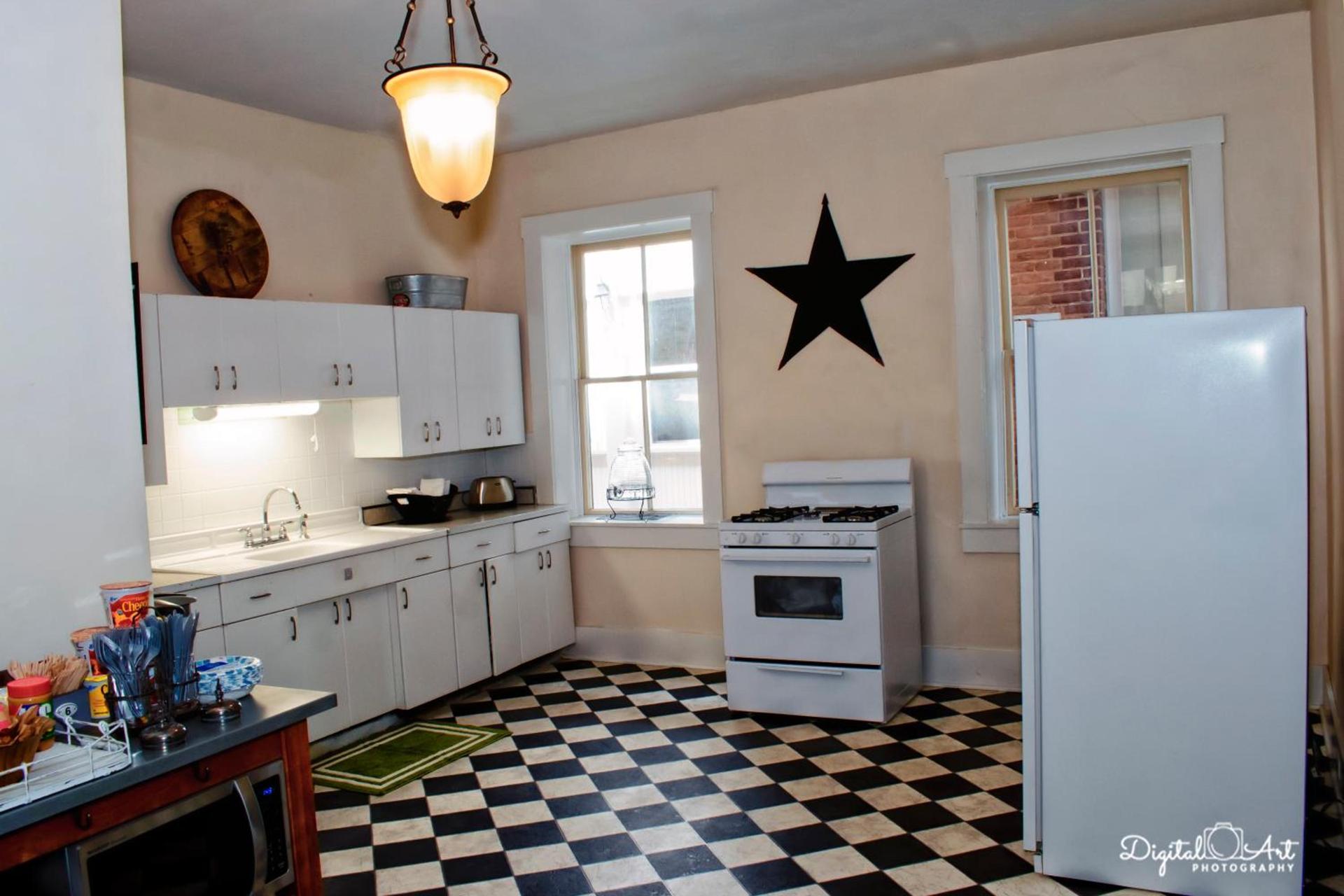 Lee House Inn photo 51