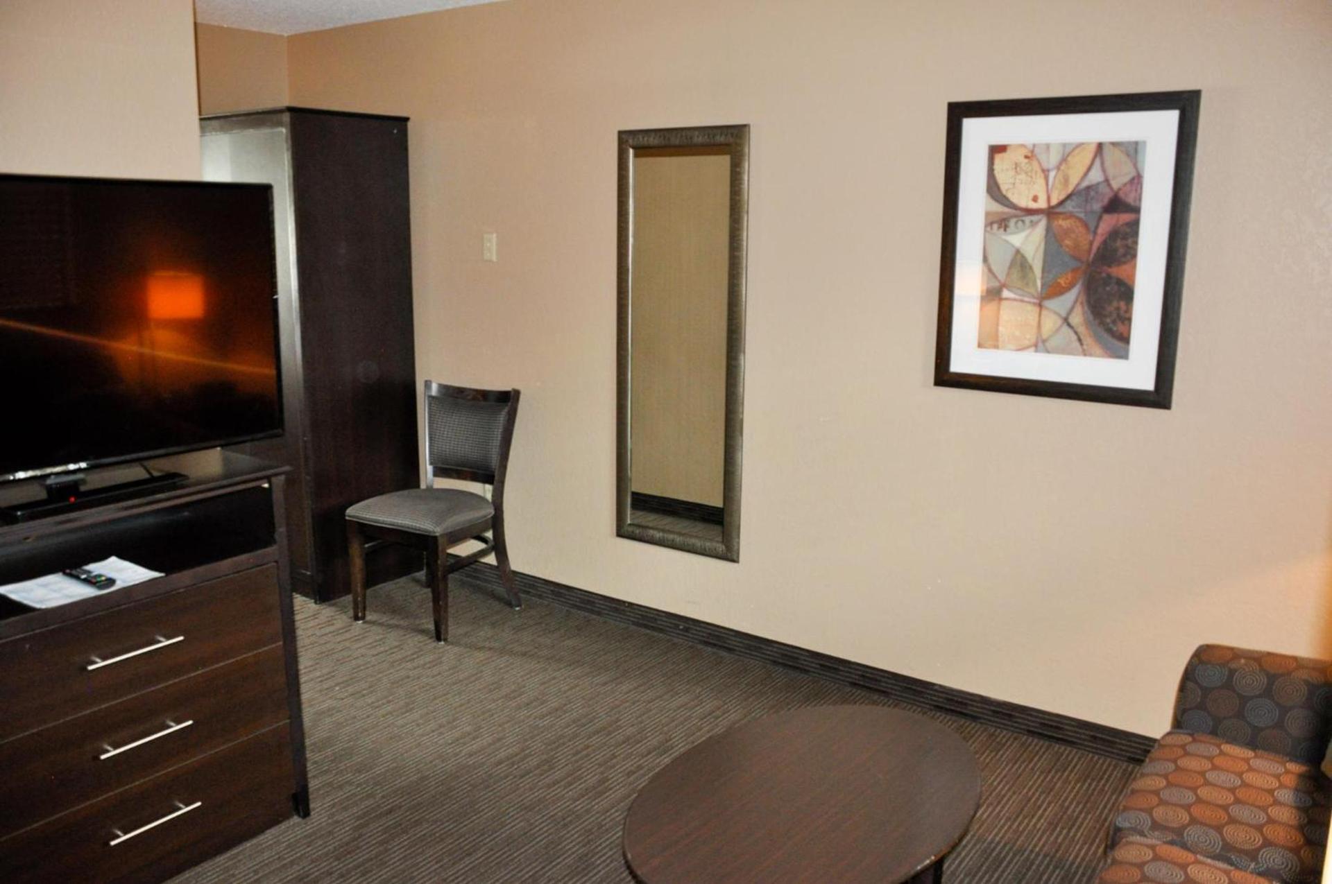AmericInn by Wyndham Clear Lake photo 51