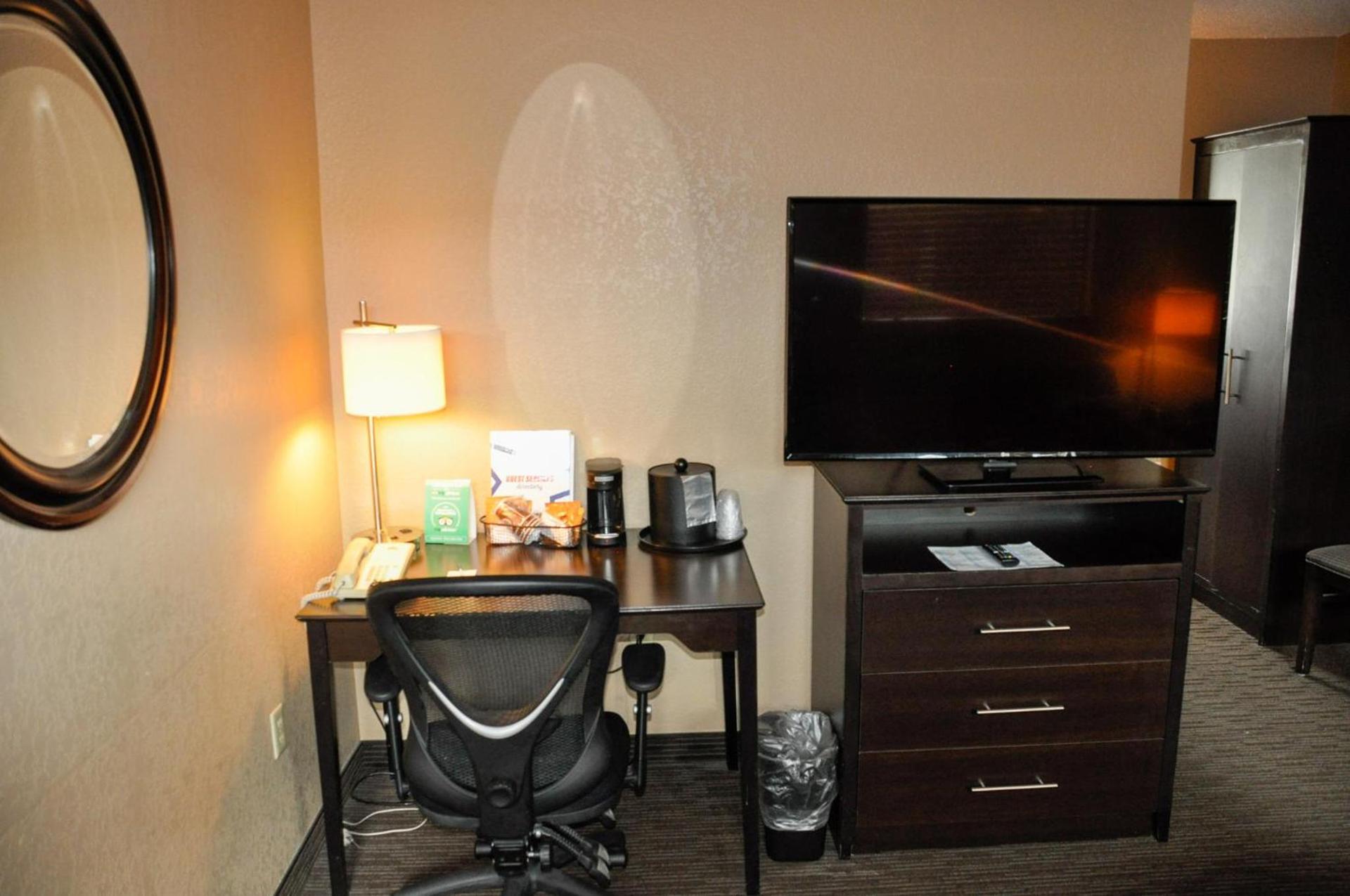 AmericInn by Wyndham Clear Lake photo 50