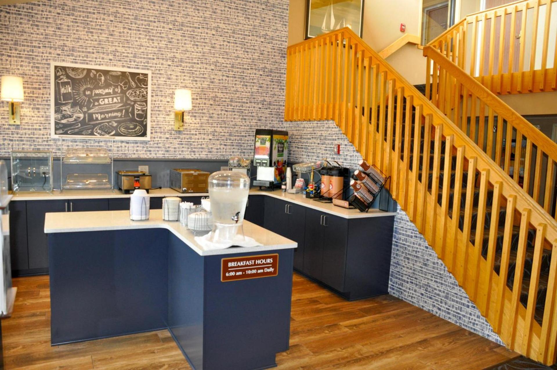 AmericInn by Wyndham Clear Lake photo 18