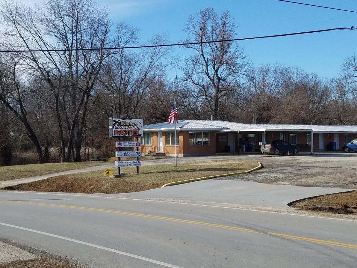 Windsor Crossroads Motel photo 3