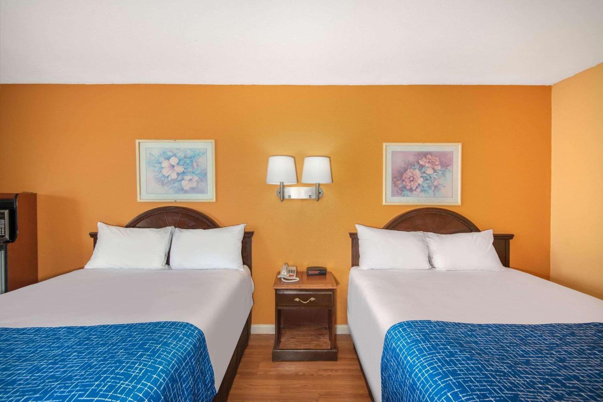 Travelodge by Wyndham Kingman photo 9