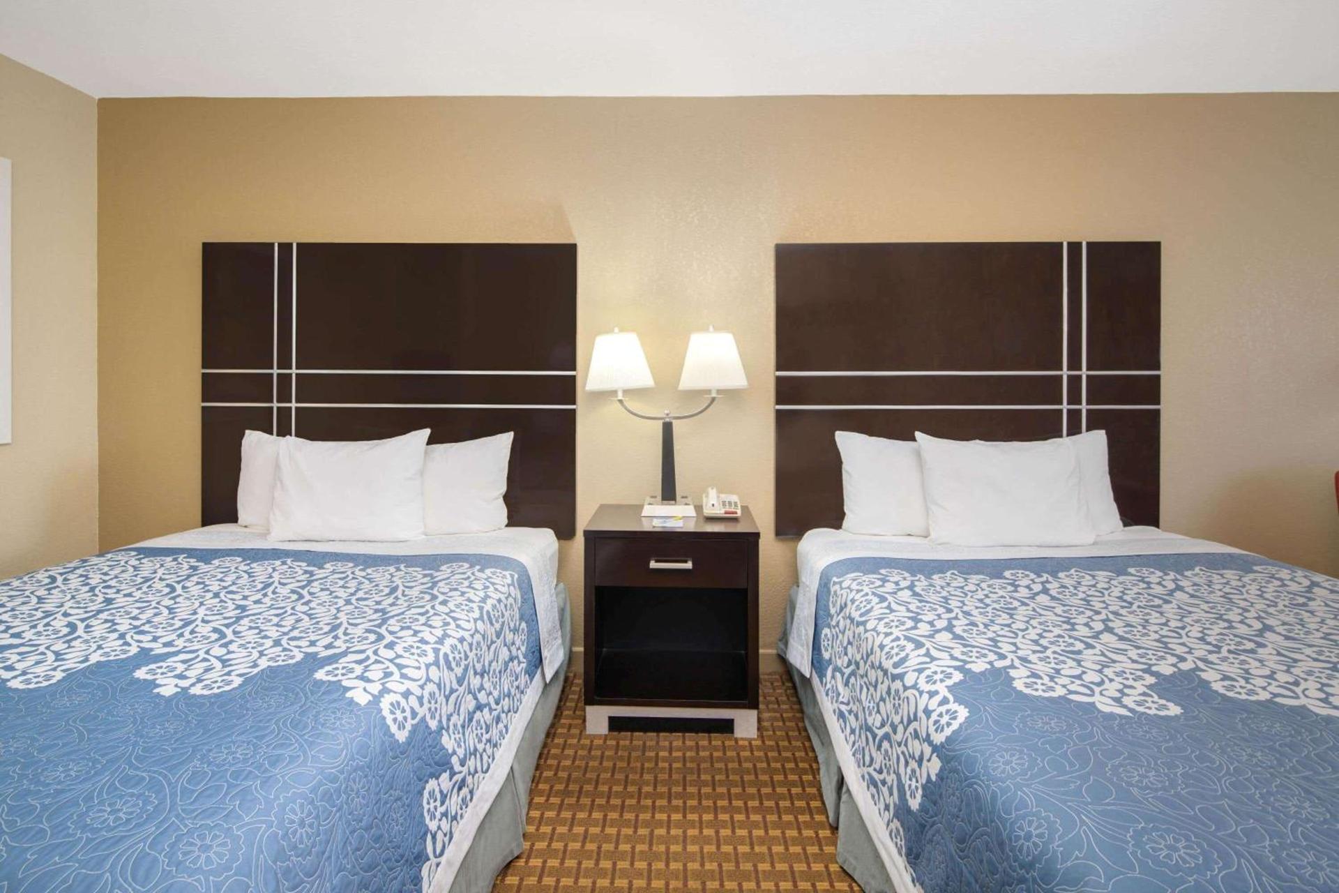 Days Inn by Wyndham Thomaston photo 14