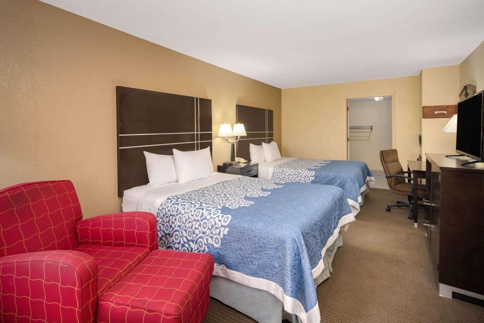 Days Inn by Wyndham Thomaston photo 18