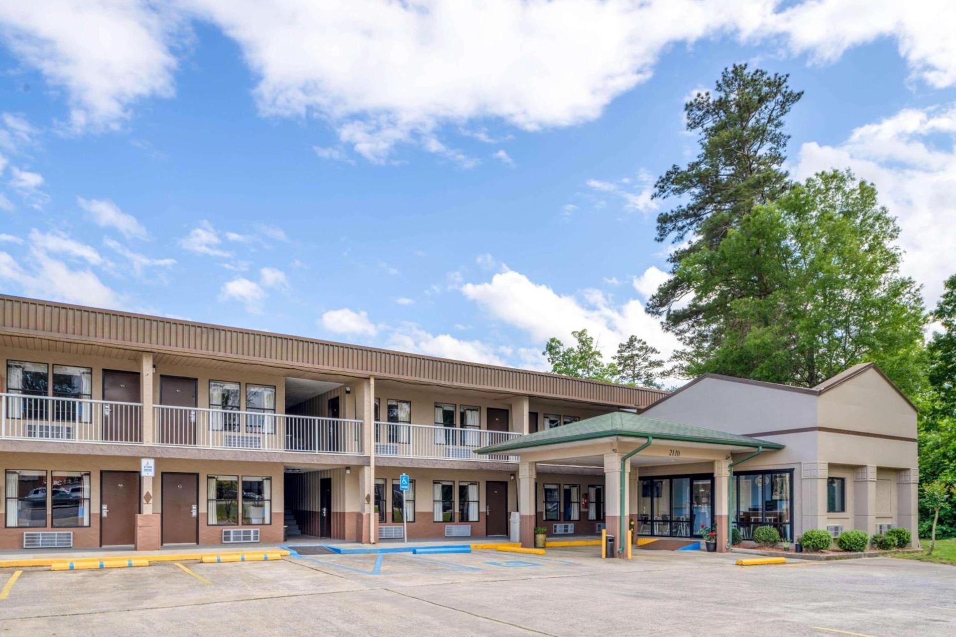 Super 8 by Wyndham Gadsden AL — hotel in Gadsden