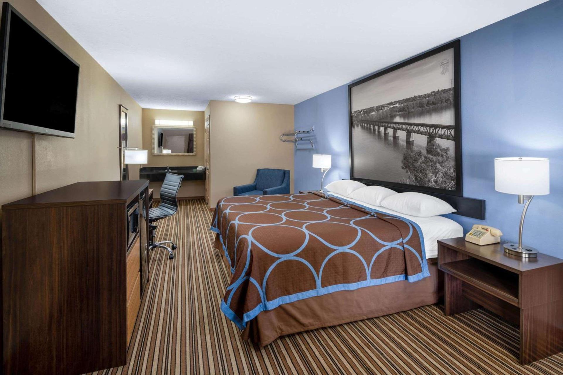 Super 8 by Wyndham Gadsden AL photo 17