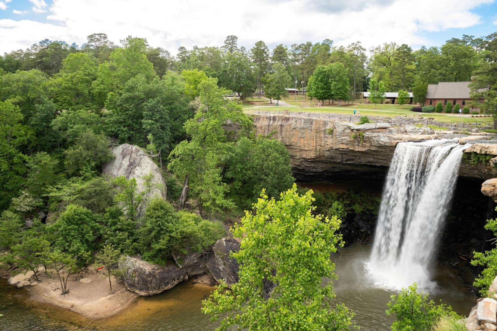 Super 8 by Wyndham Gadsden AL photo 20