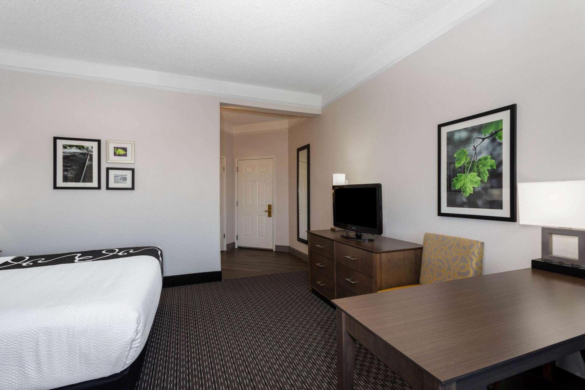 La Quinta by Wyndham Denver Boulder - Louisville photo 11