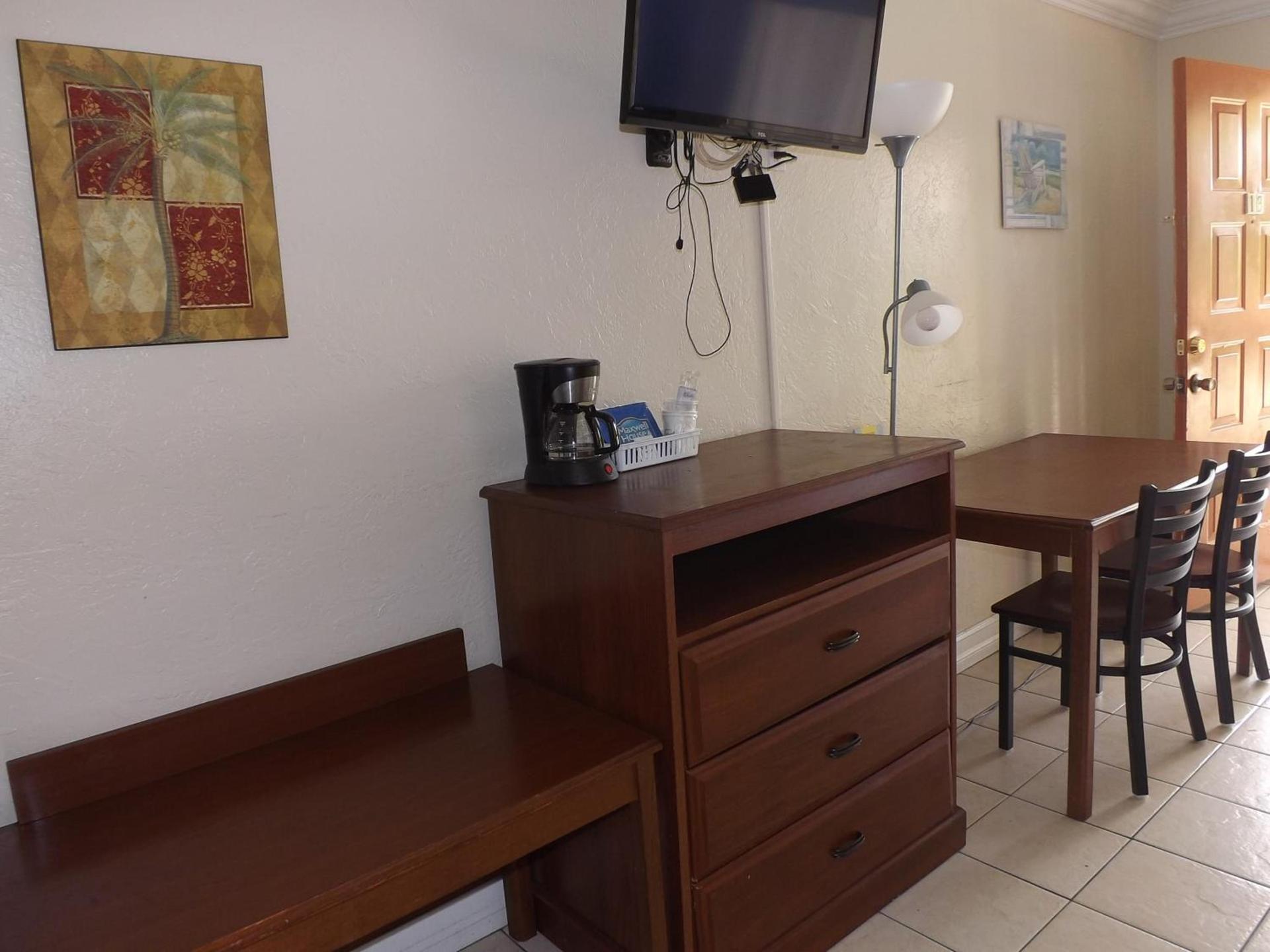 Palm Breeze Hotel photo 15