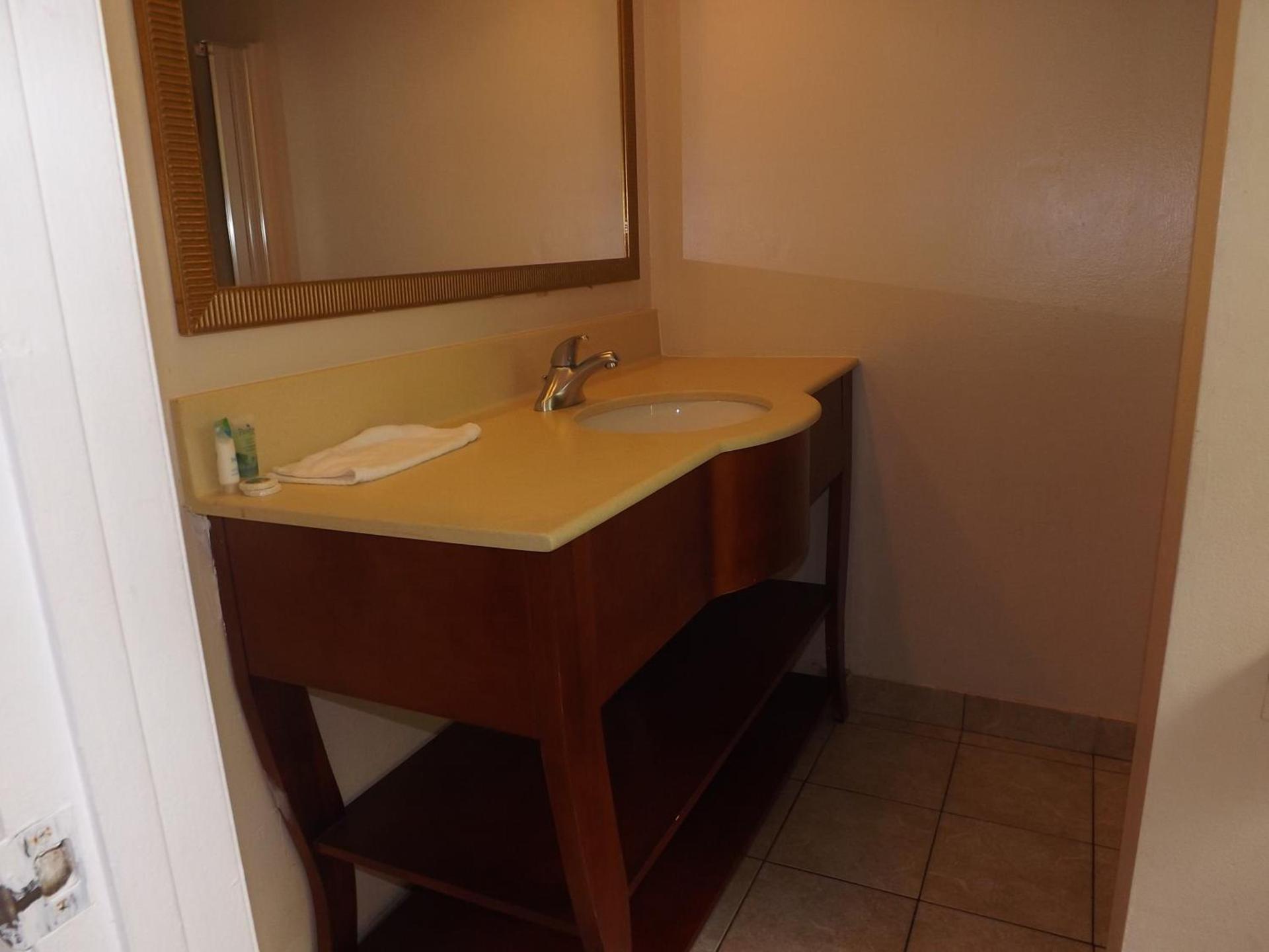 Palm Breeze Hotel photo 12