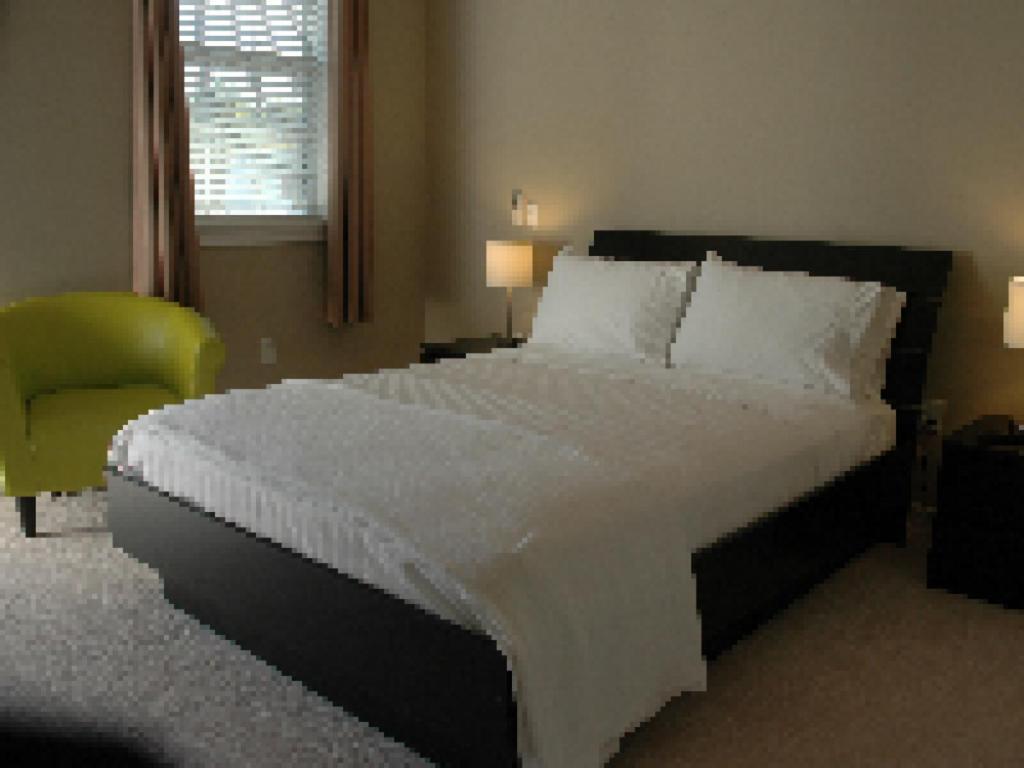 Haven Point Inn and Gallery photo 6