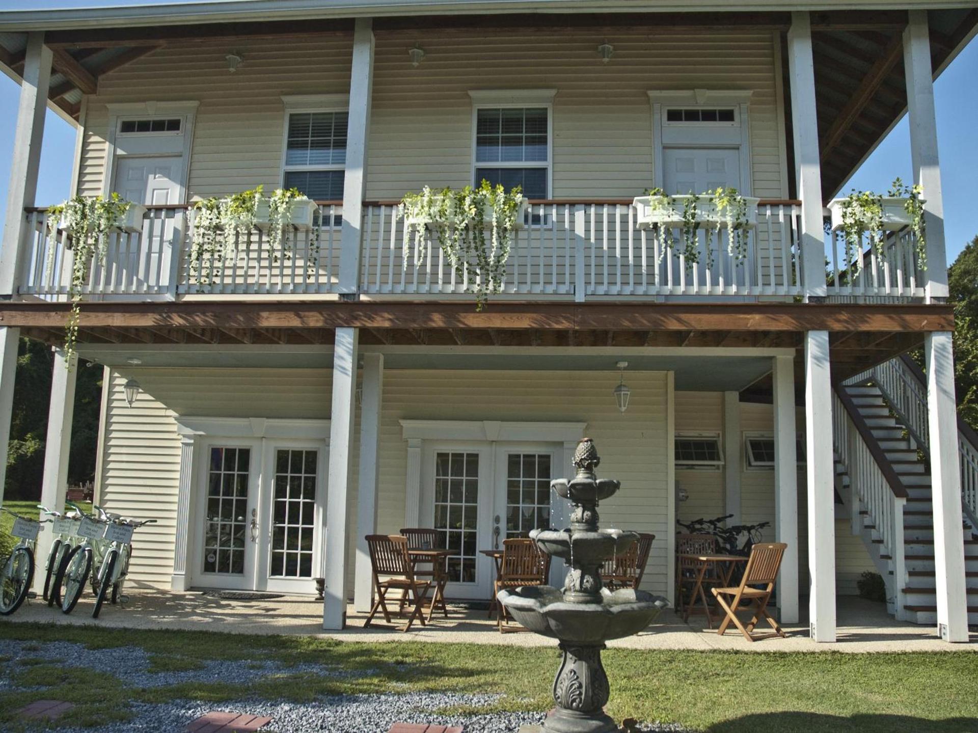 Haven Point Inn and Gallery photo 3