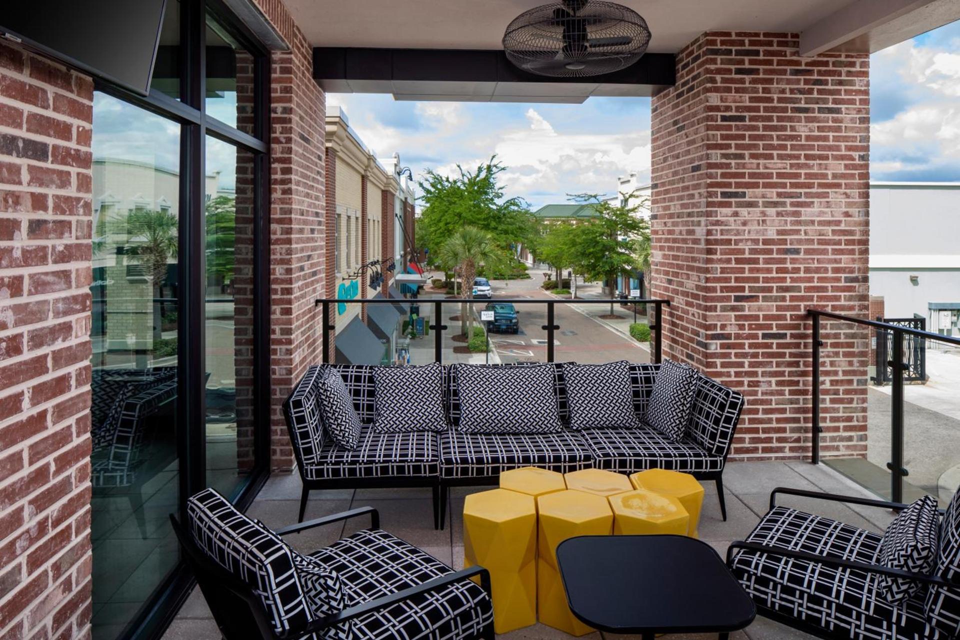 Hyatt Place Mount Pleasant Towne Centre photo 2