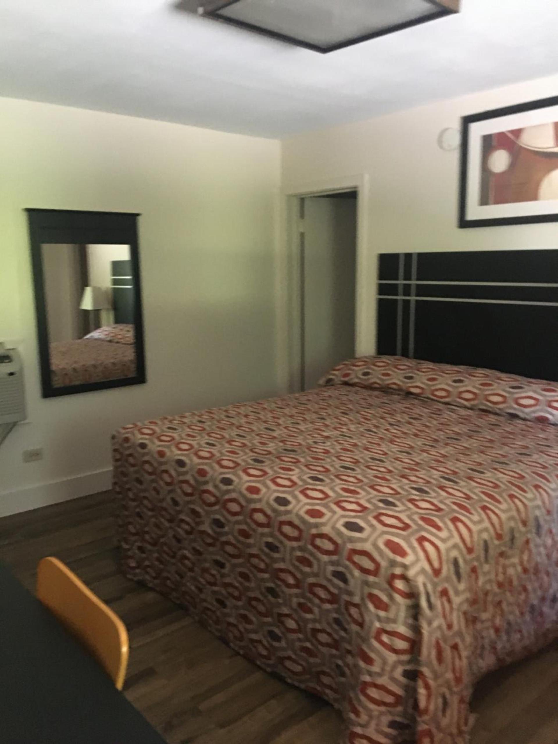 Woodlawn Hills Motel photo 17