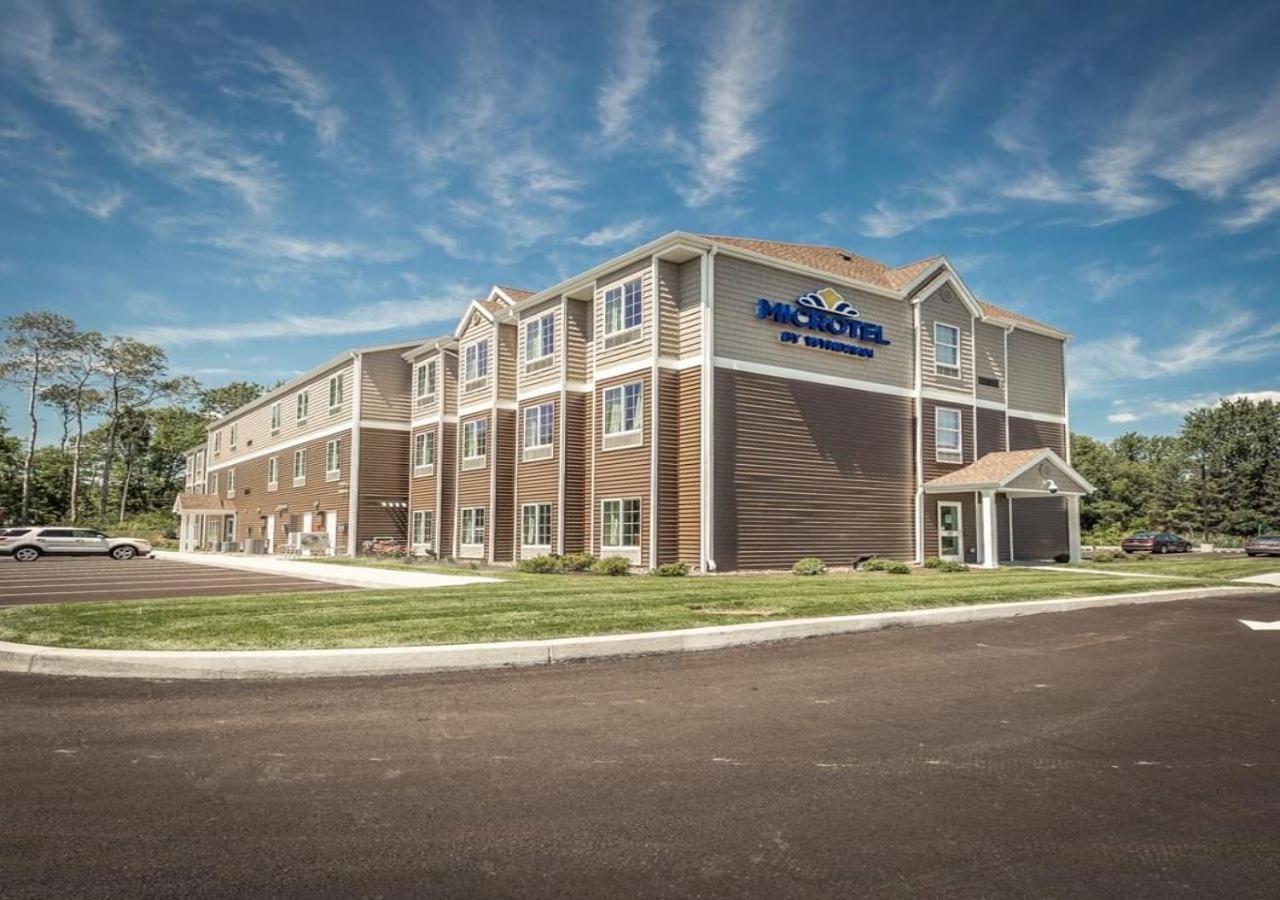 Microtel Inn & Suites by Wyndham Amsterdam NY photo 63