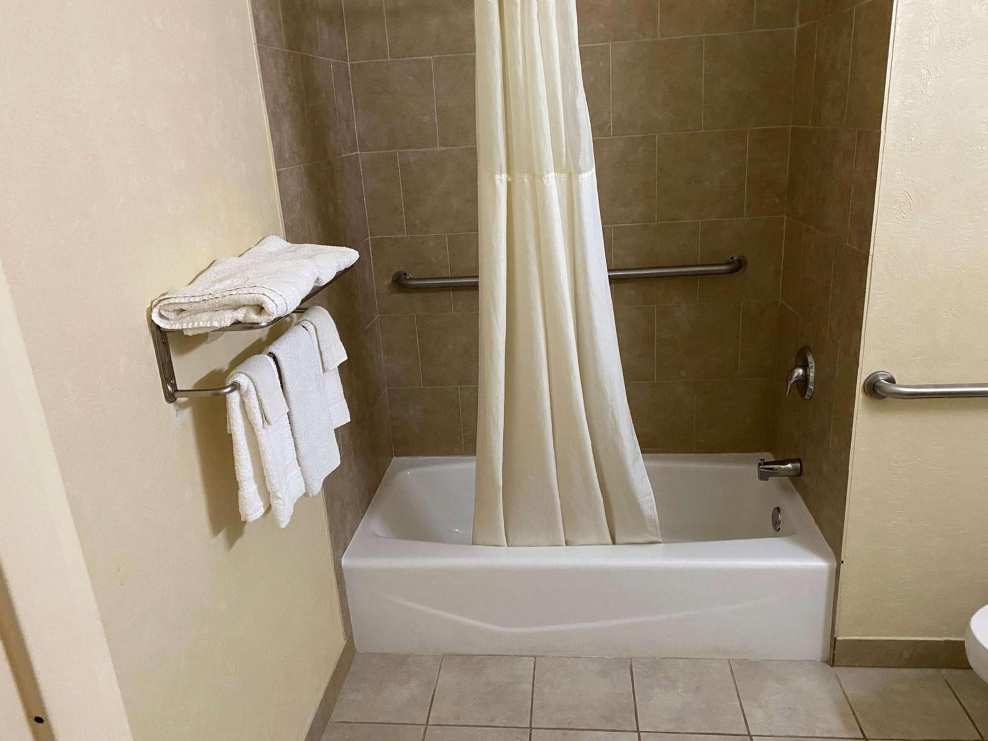 Quality Inn Fort Pierce I-95 photo 18