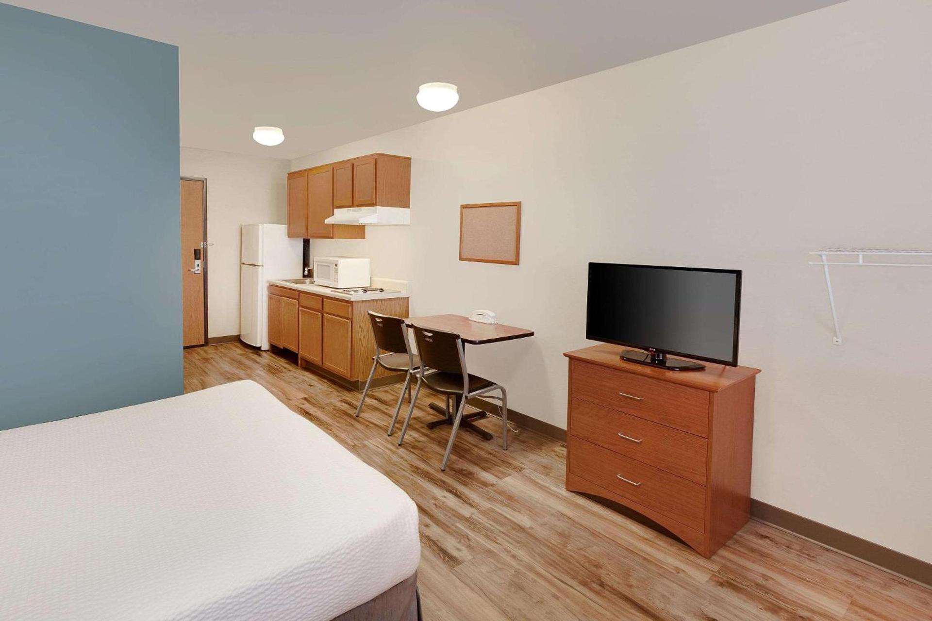 WoodSpring Suites Council Bluffs photo 11