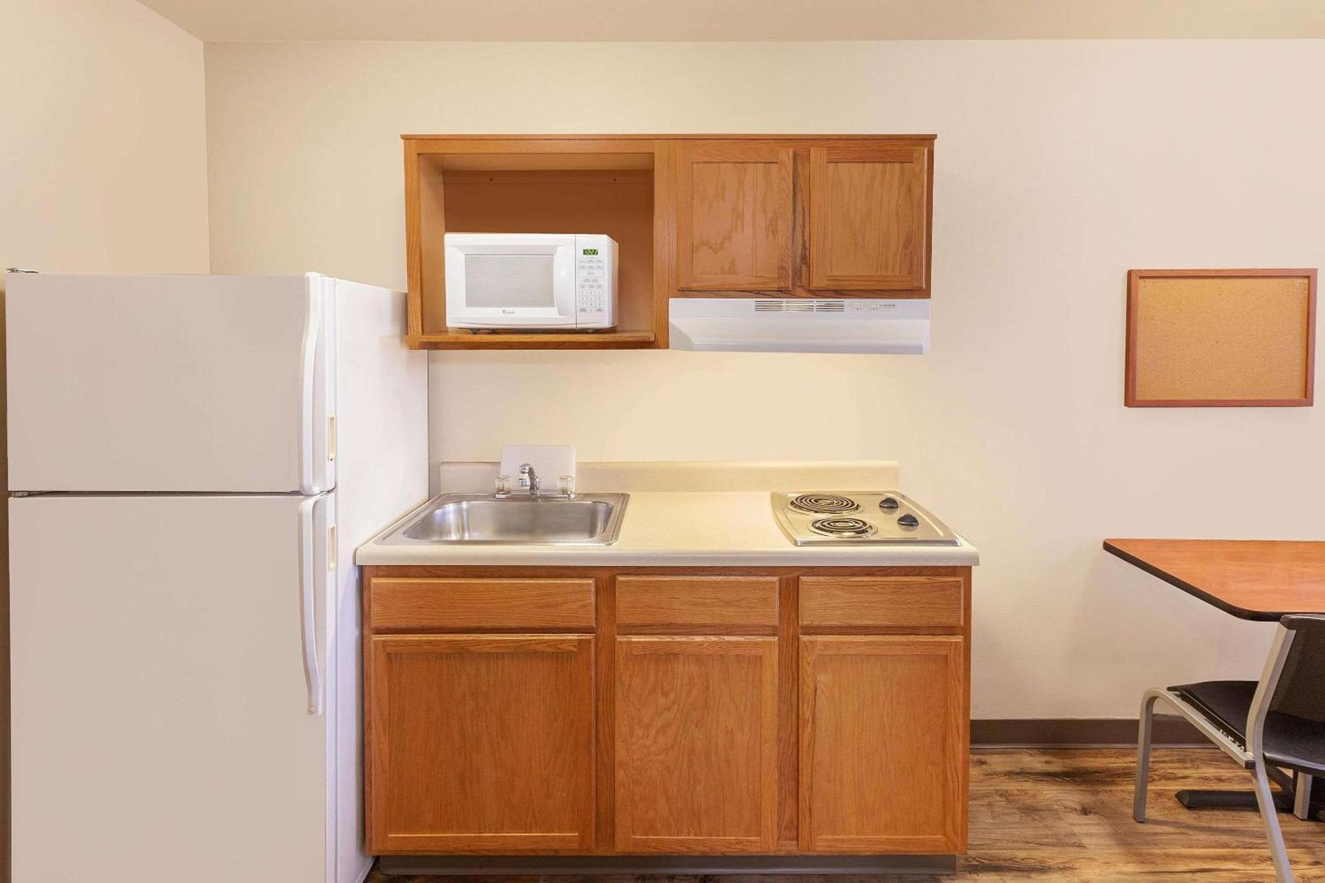 WoodSpring Suites Council Bluffs photo 12