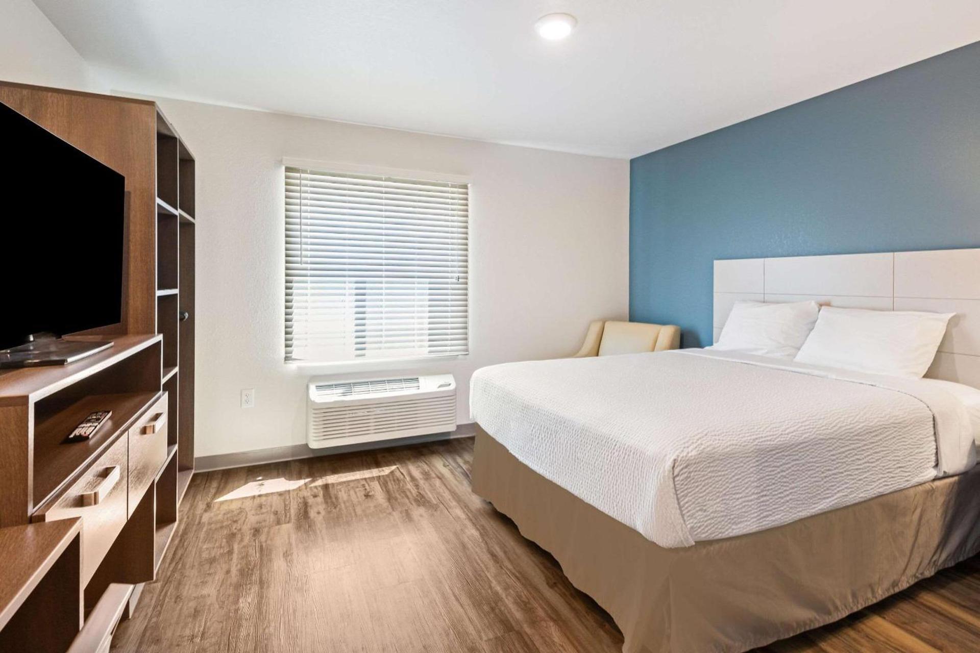 WoodSpring Suites Davenport Quad Cities photo 6