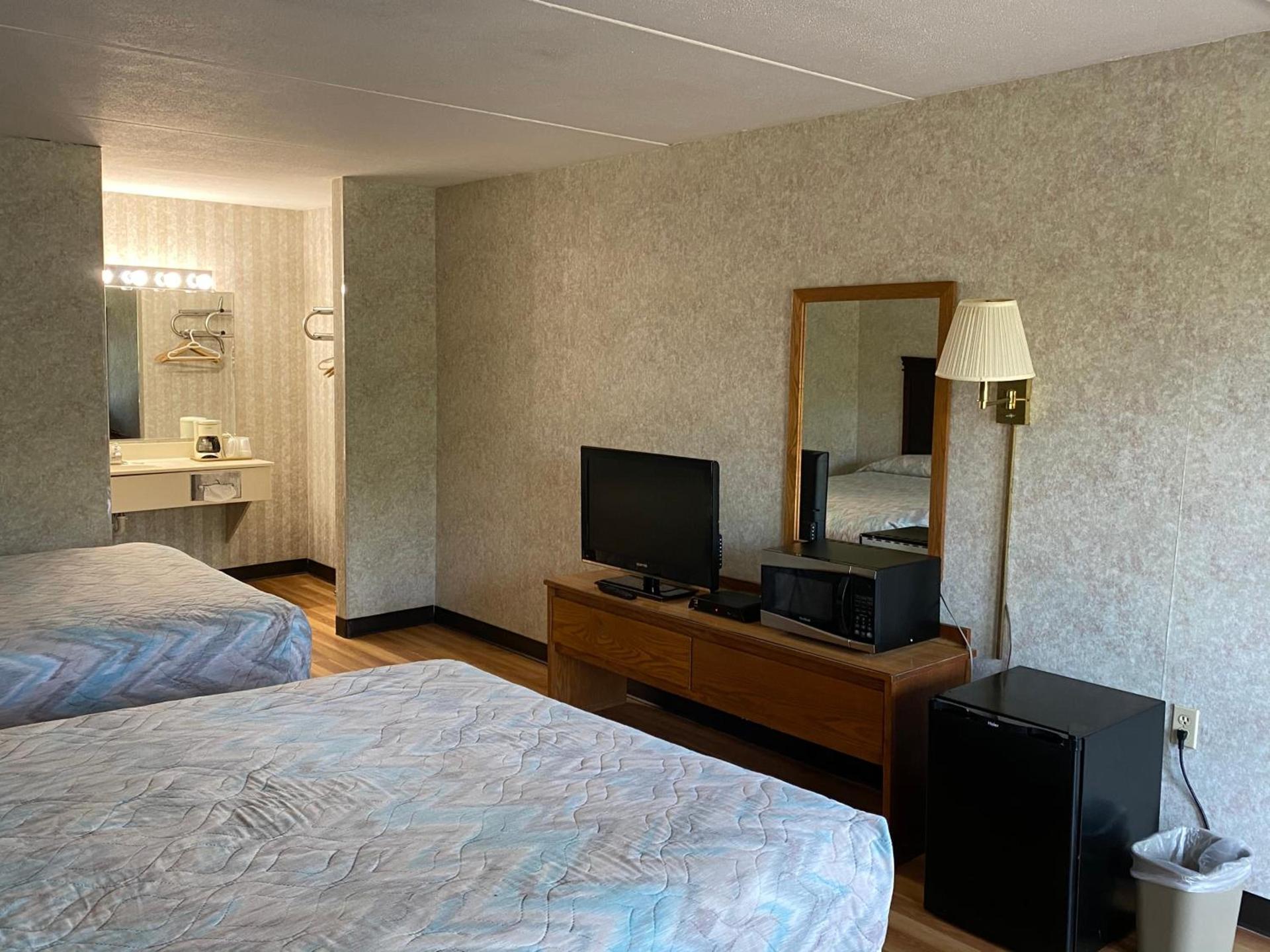 Riverfront Lodge photo 2