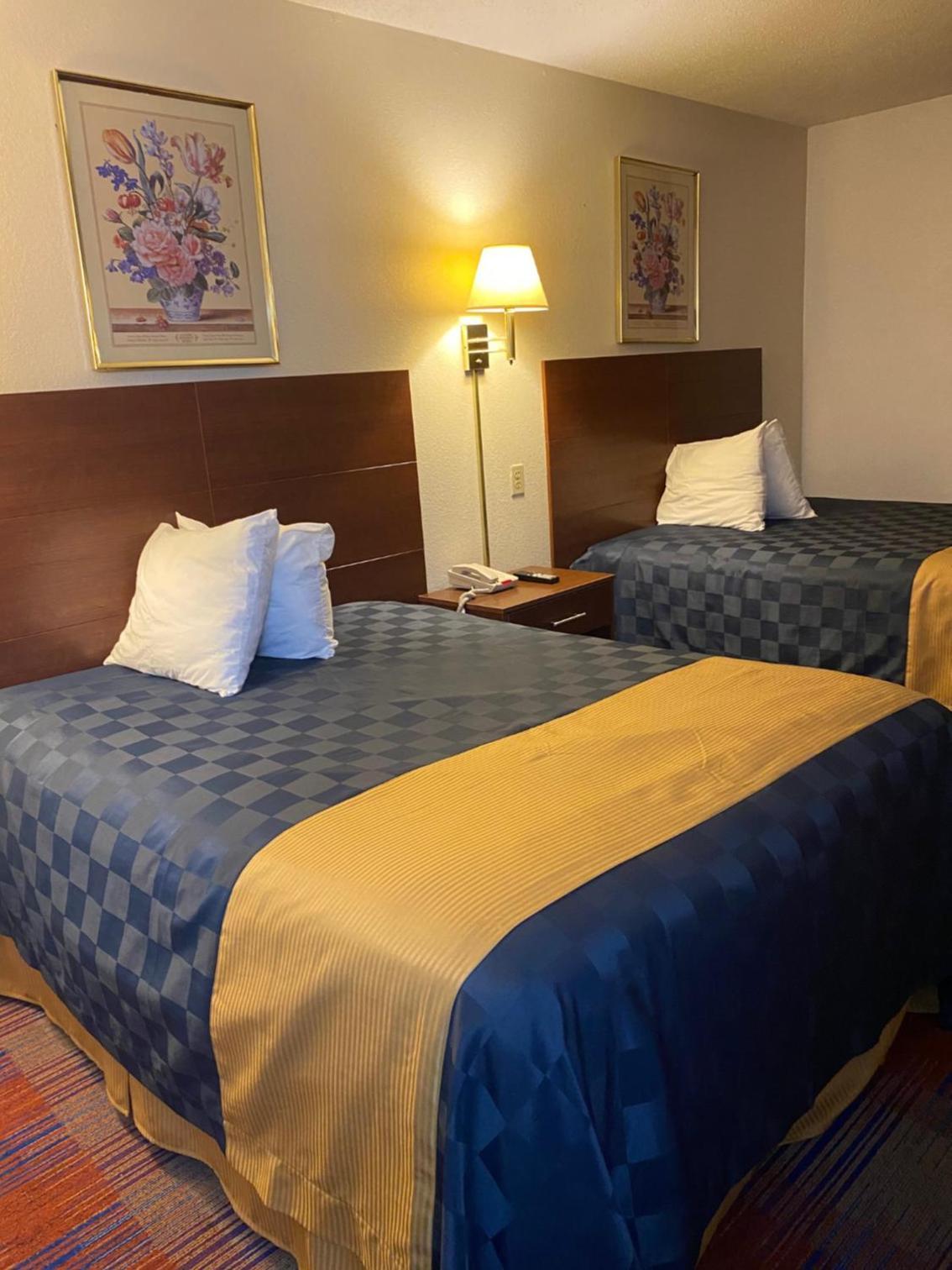 Americas Best Value Inn Champaign photo 15