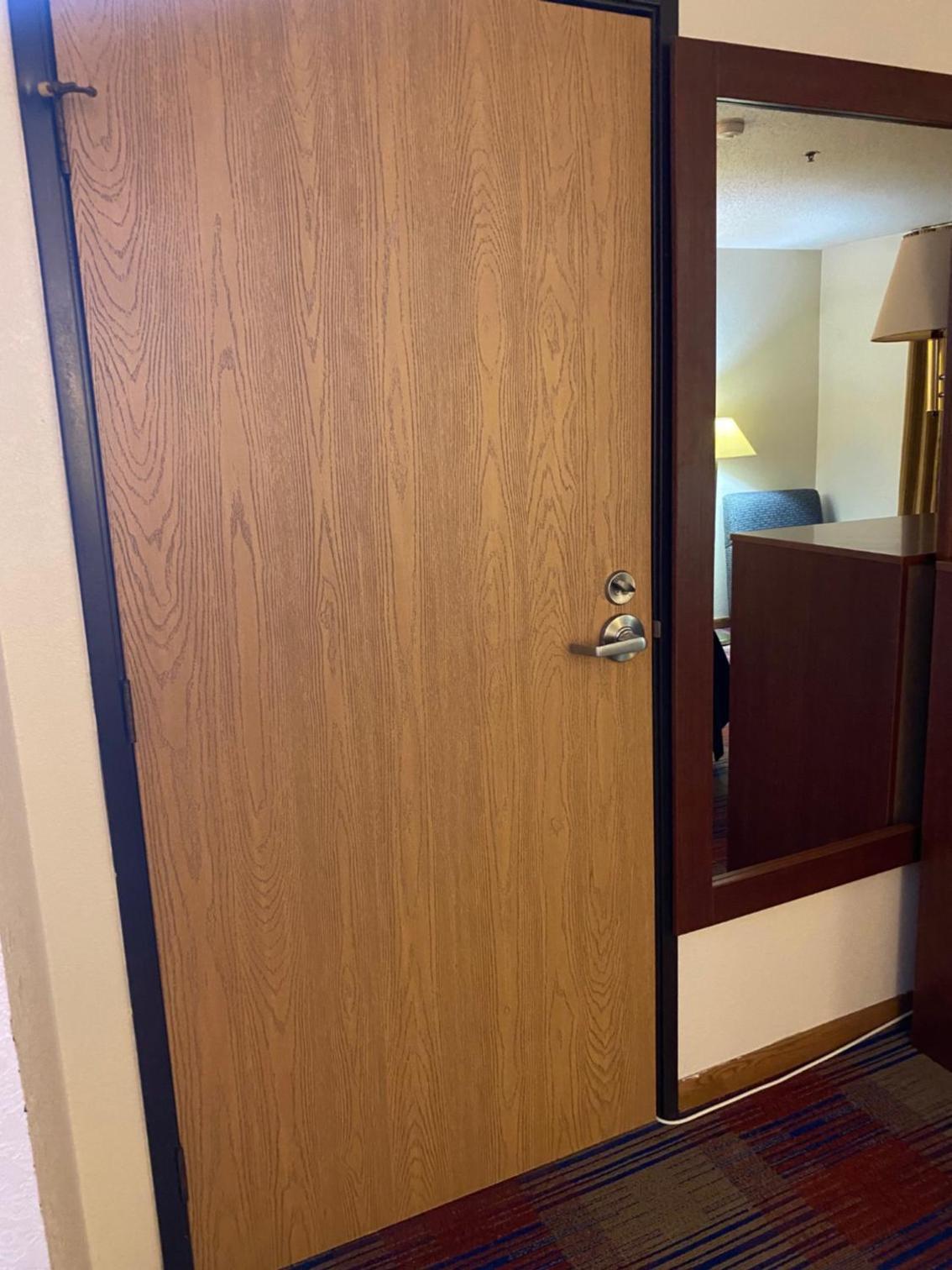 Americas Best Value Inn Champaign photo 10