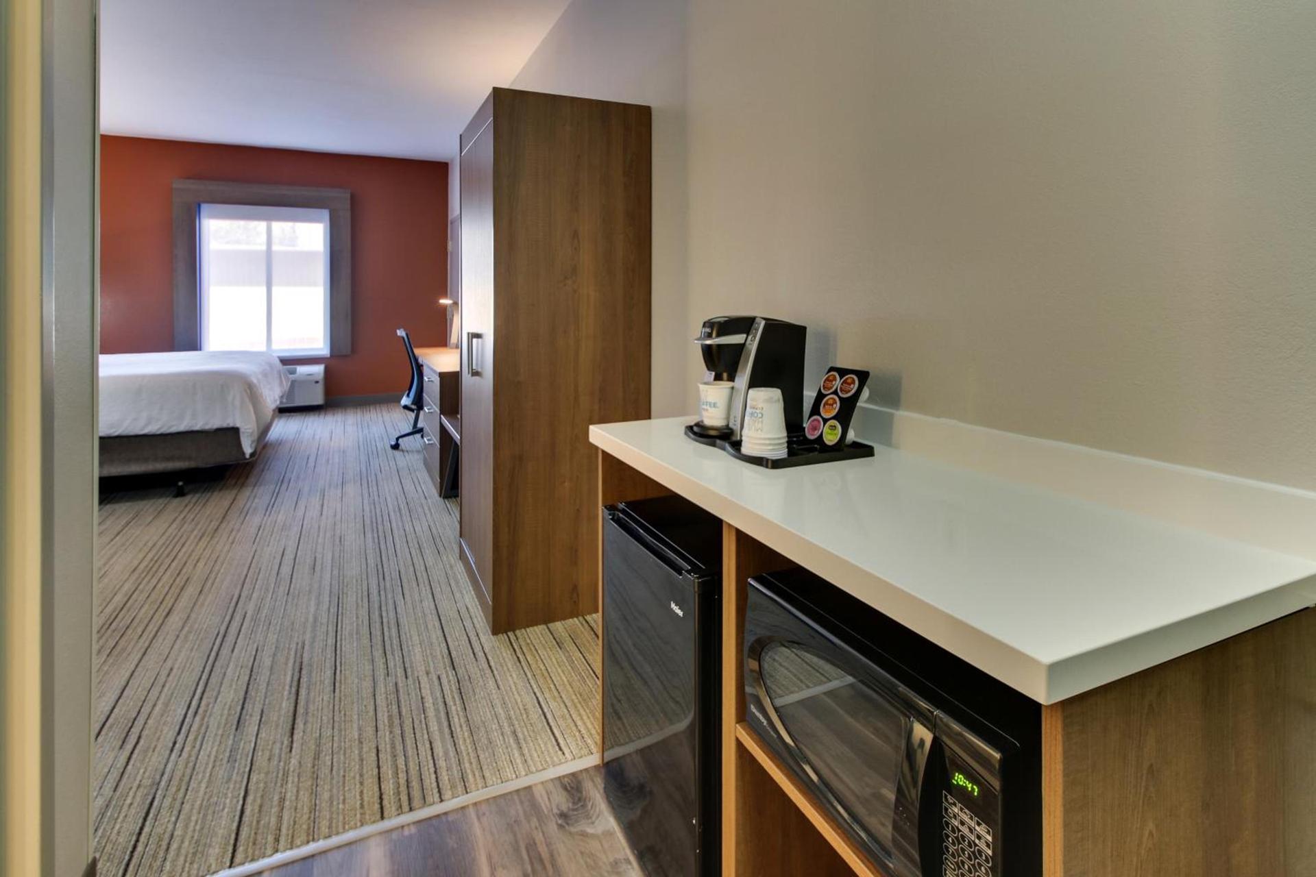 Holiday Inn Express Hotel & Suites Austell Powder Springs by IHG photo 10