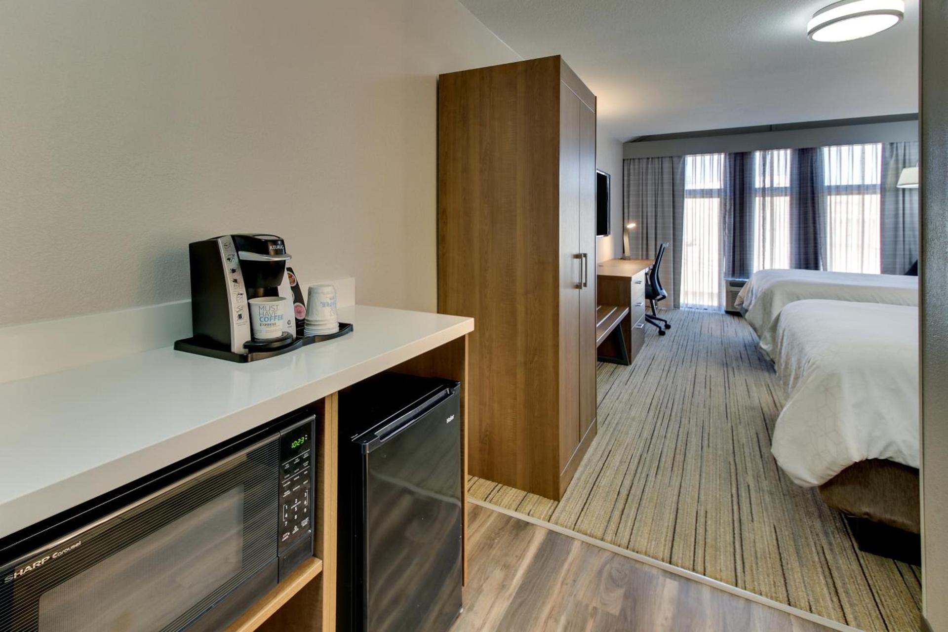 Holiday Inn Express Hotel & Suites Austell Powder Springs by IHG photo 4