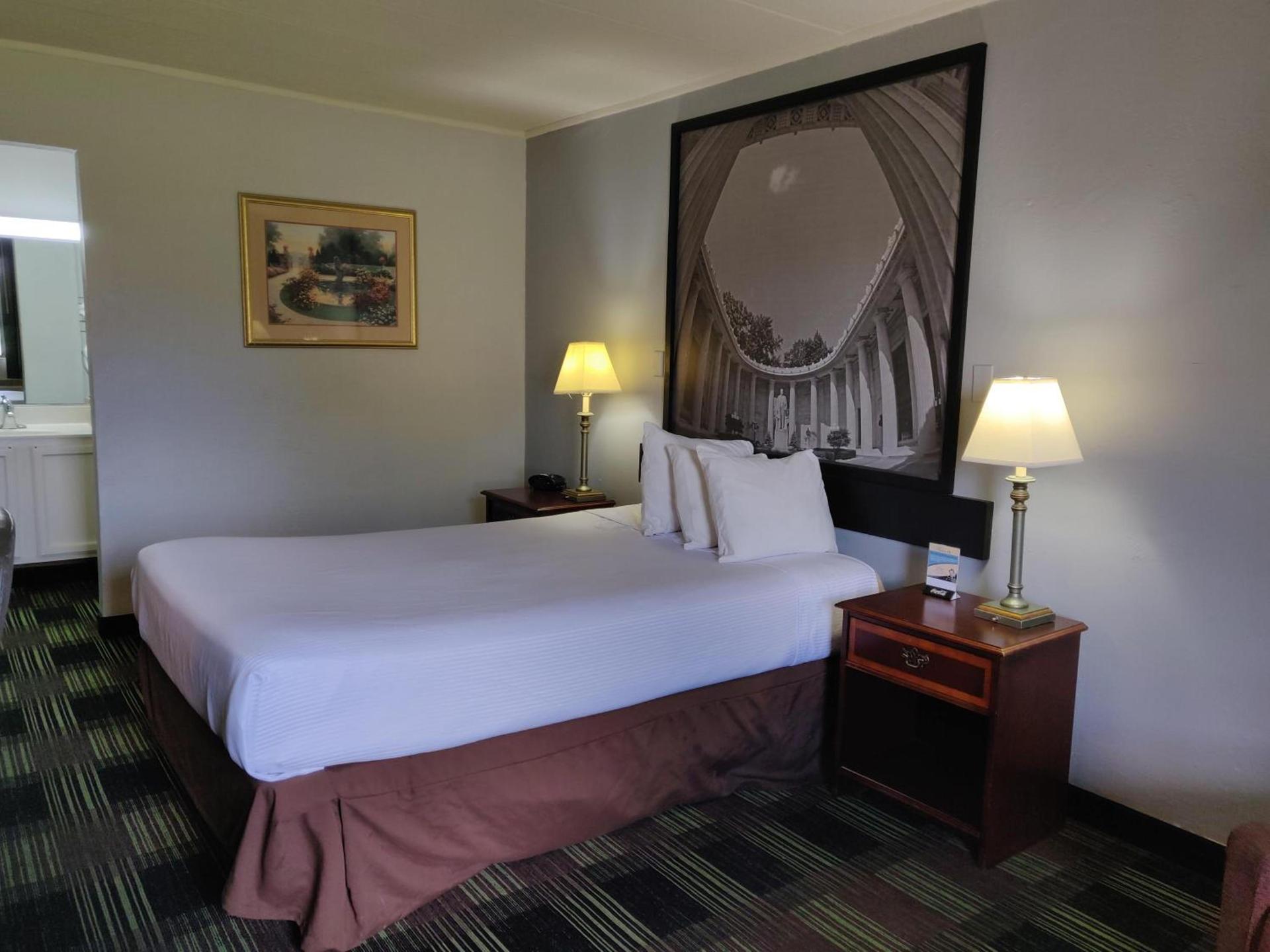 Sprucewood Inn photo 19