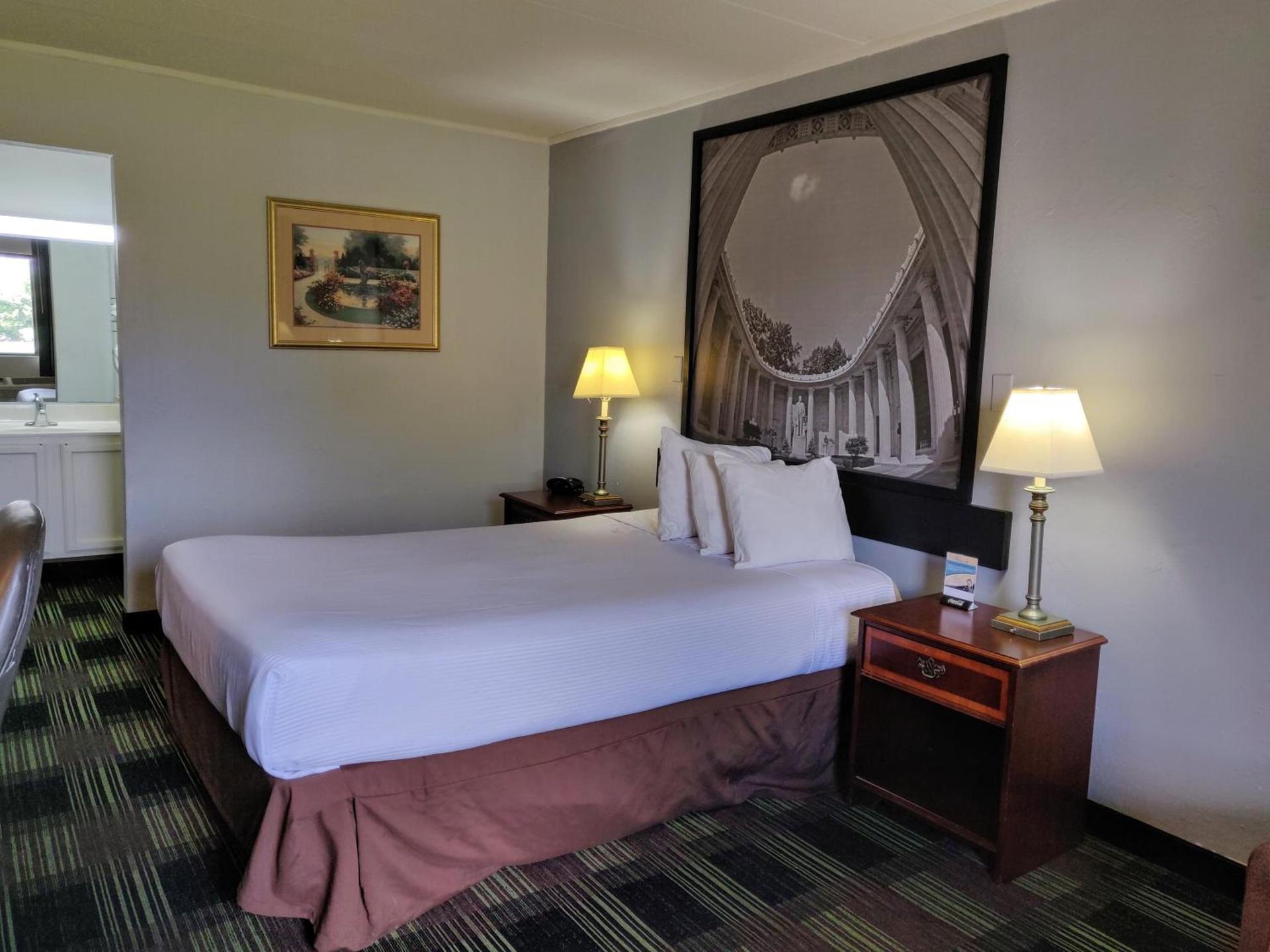 Sprucewood Inn photo 18