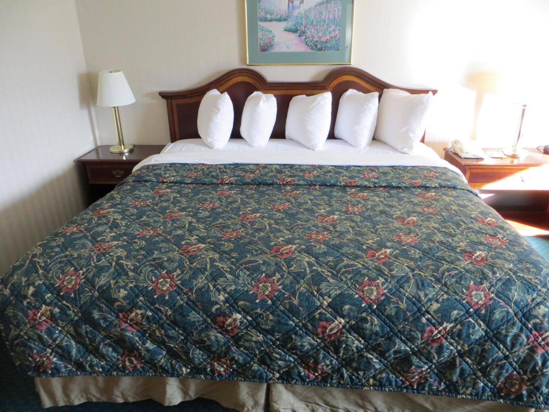 Days Inn by Wyndham Grand Island I-80 photo 14