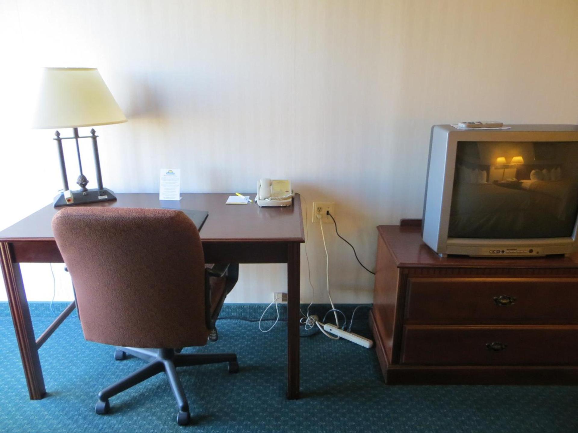 Days Inn by Wyndham Grand Island I-80 photo 18