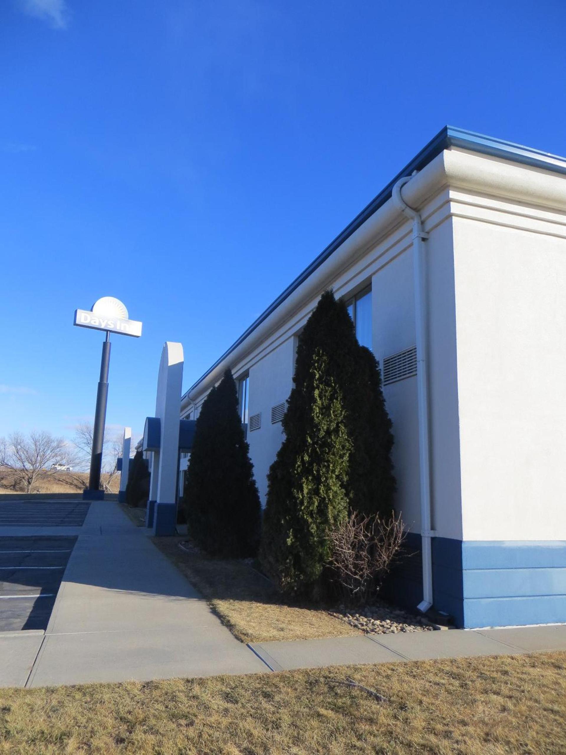 Days Inn by Wyndham Grand Island I-80 photo 32