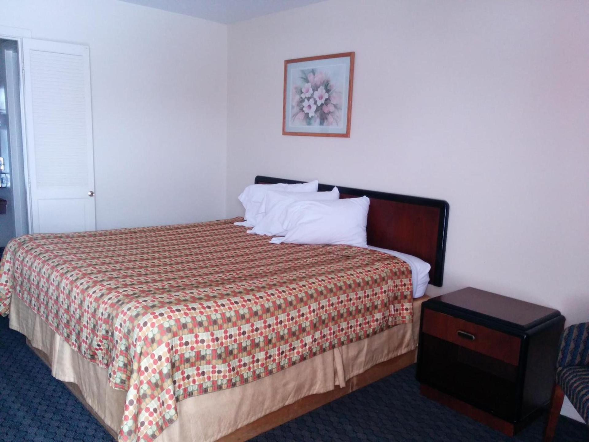 Economy Inn Toledo-Perrysburg photo 6